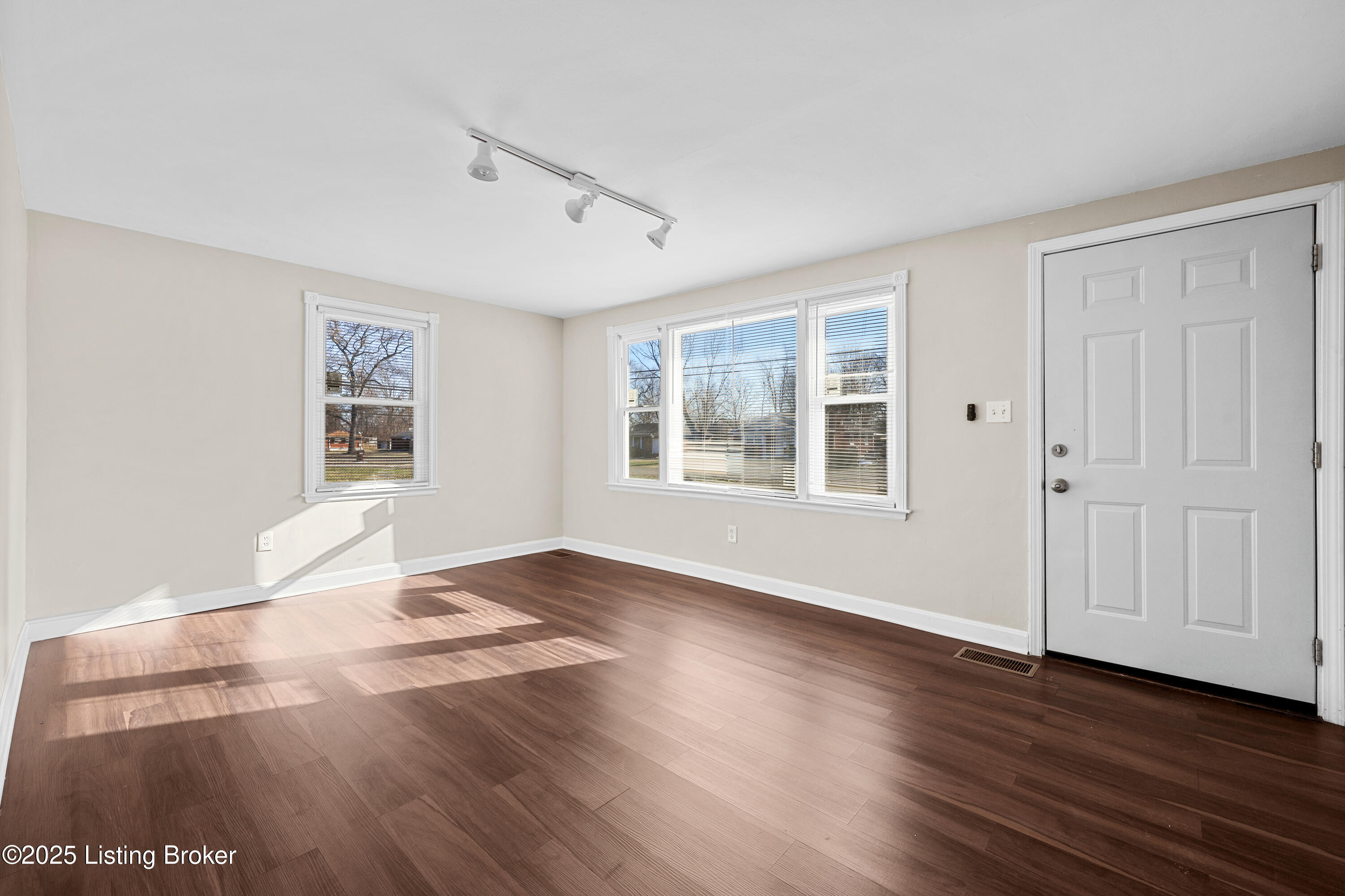 4330 Lynnview Dr