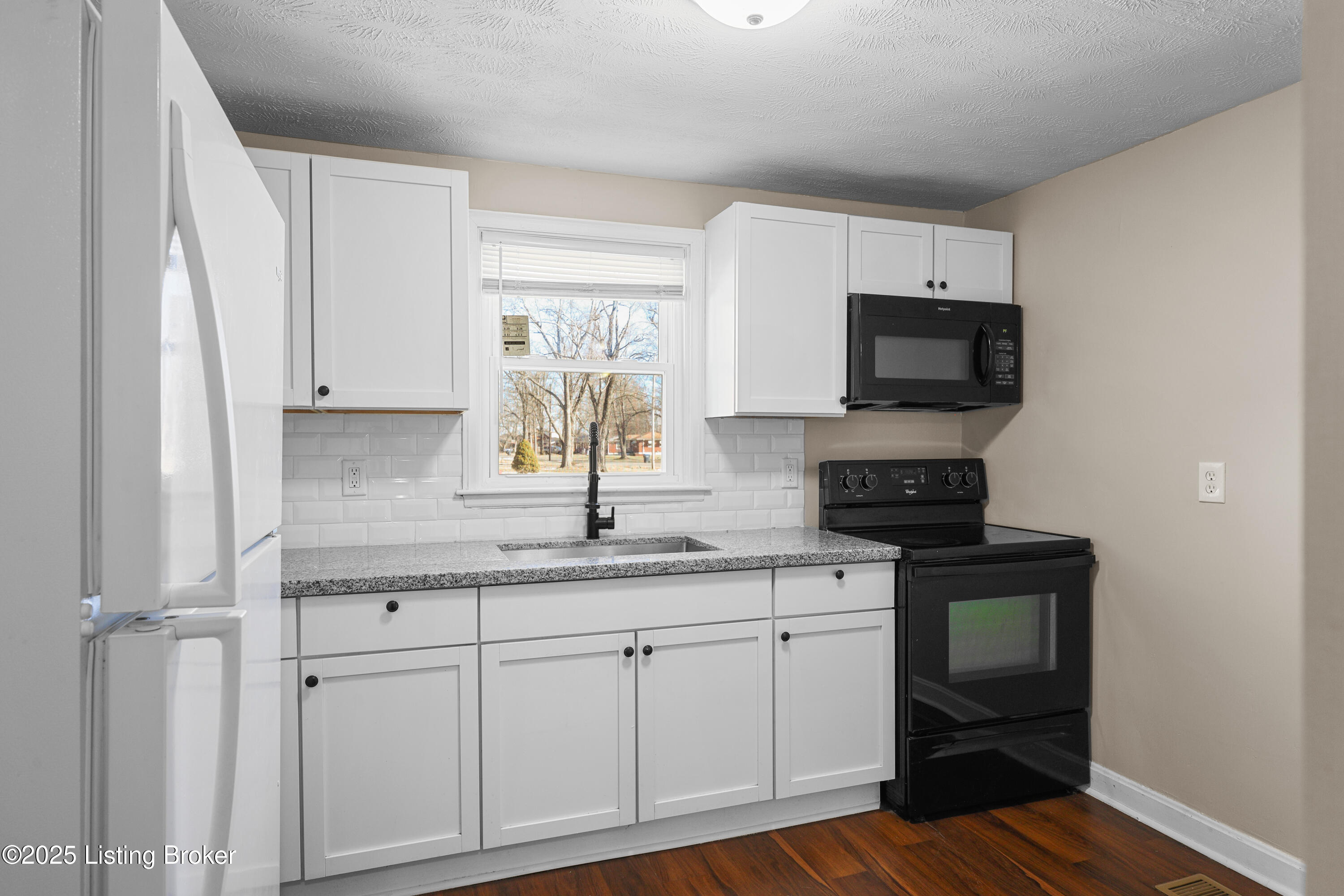 4330 Lynnview Dr