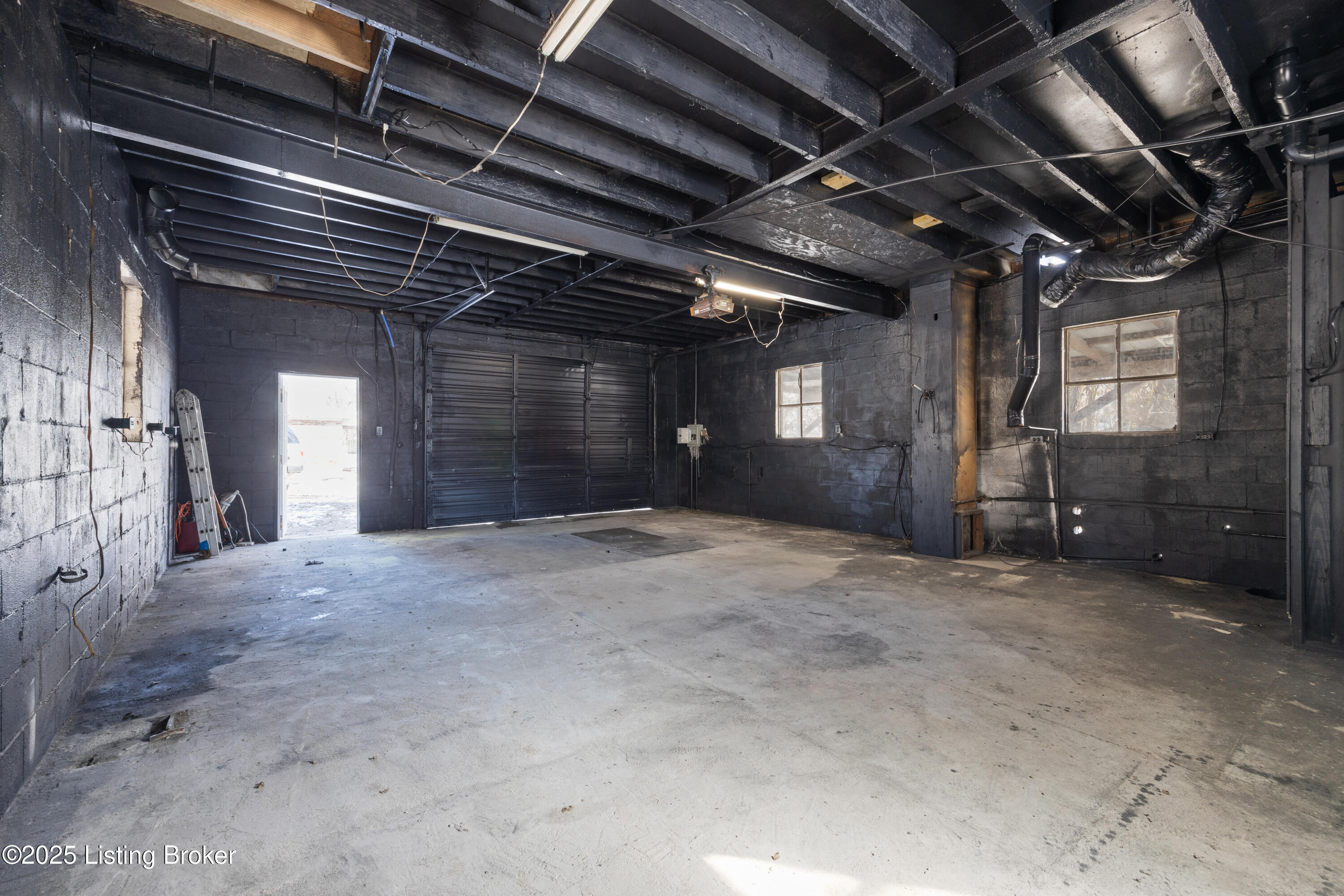 4606 Crawford Ave