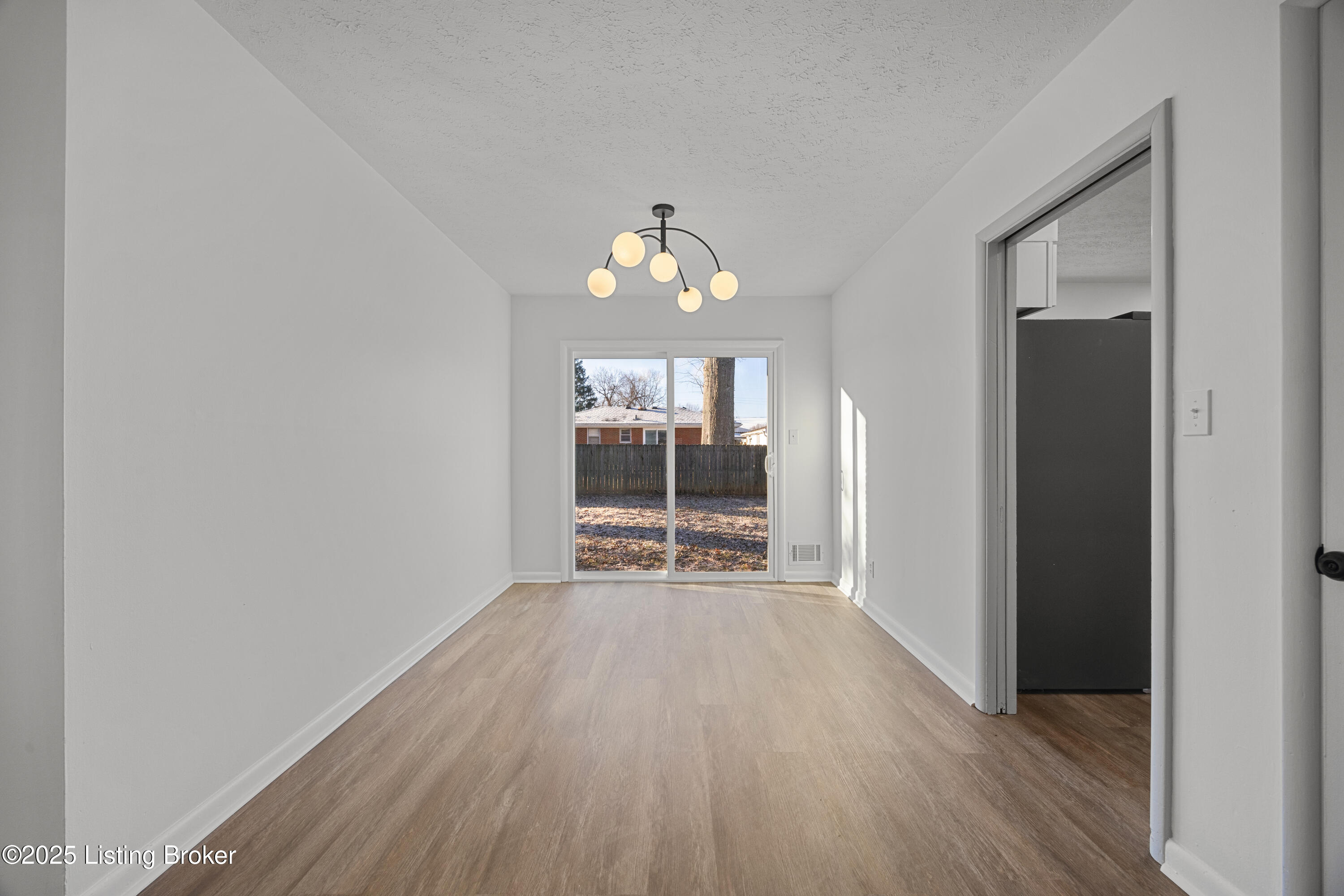 7910 Waterfern Way