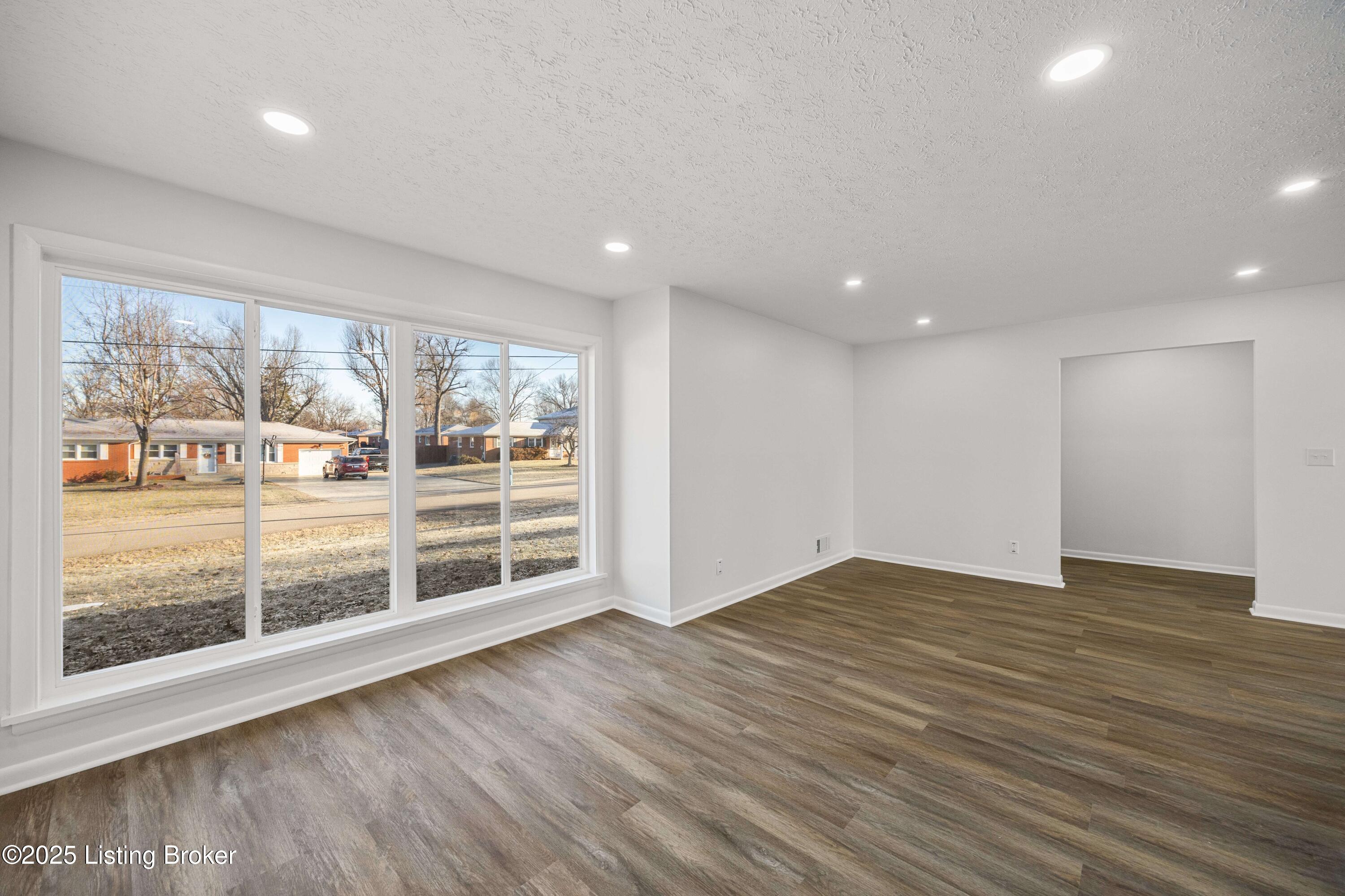 7910 Waterfern Way