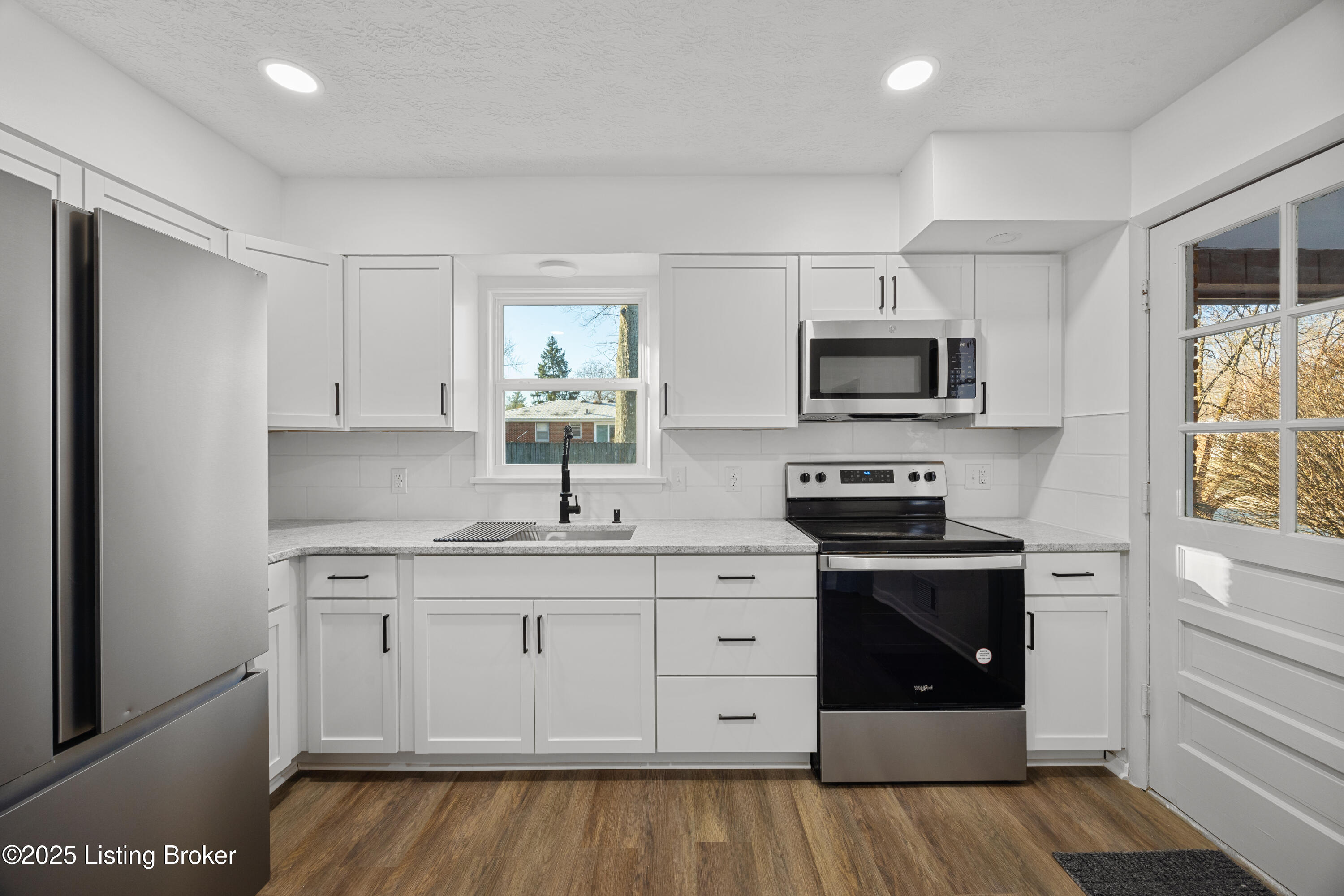 7910 Waterfern Way