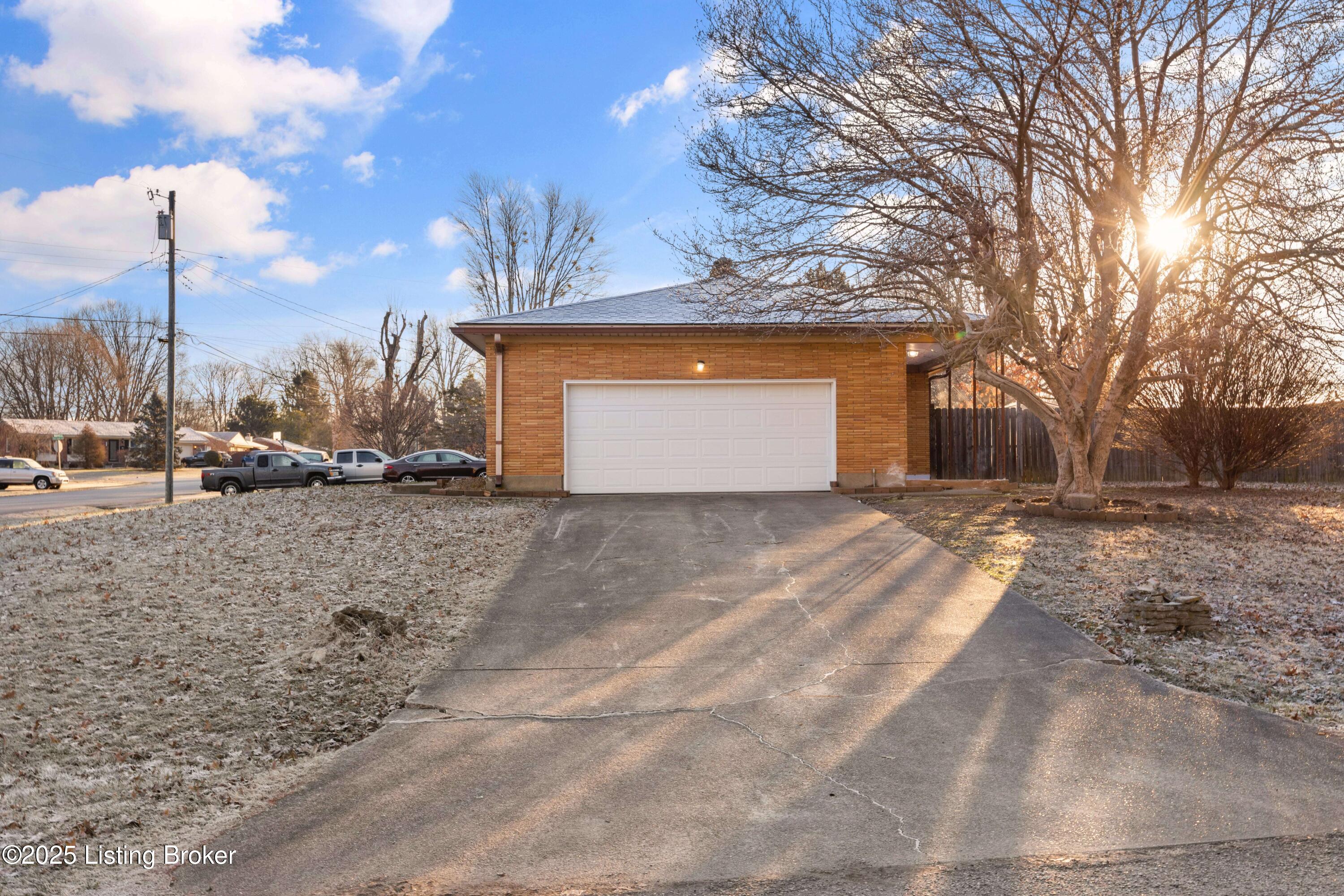 7910 Waterfern Way