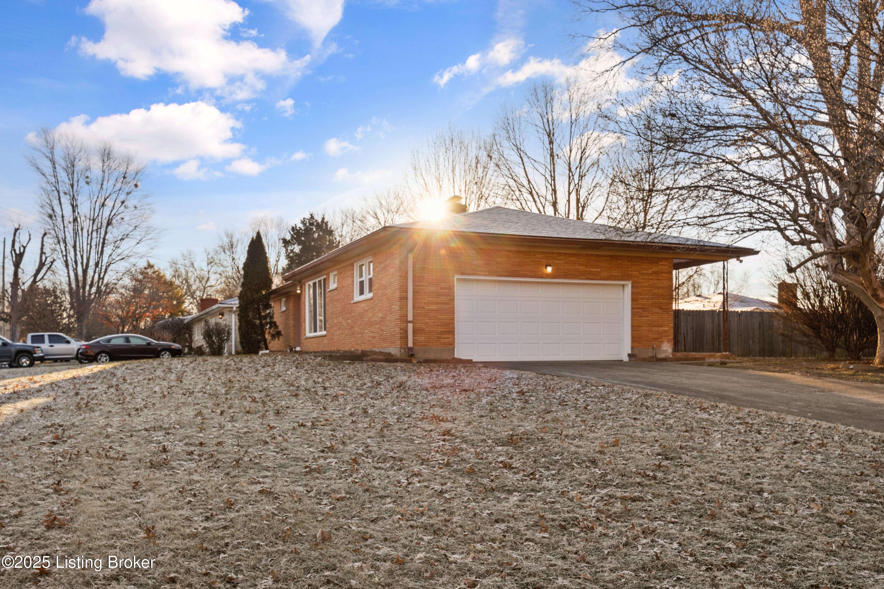 7910 Waterfern Way