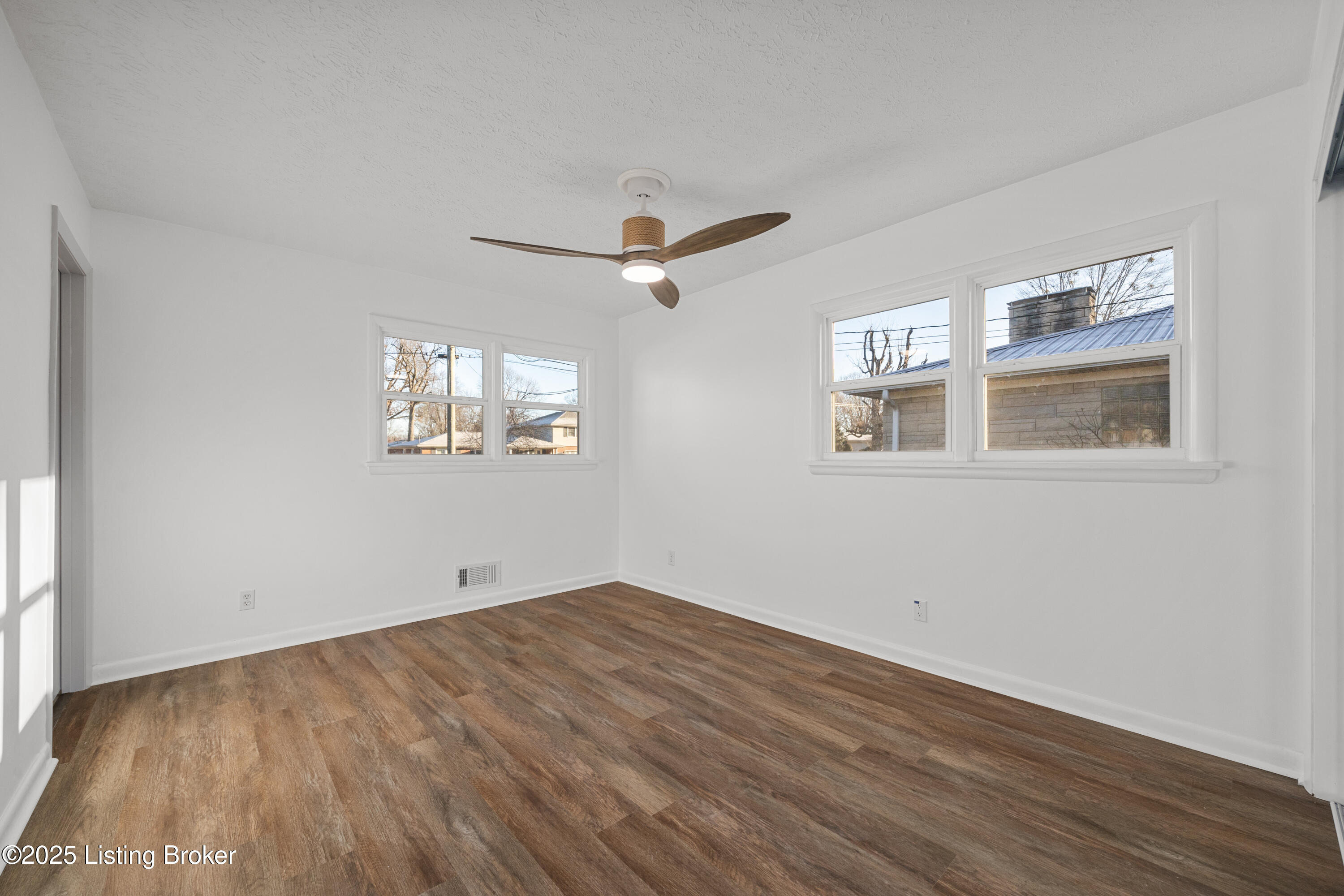 7910 Waterfern Way