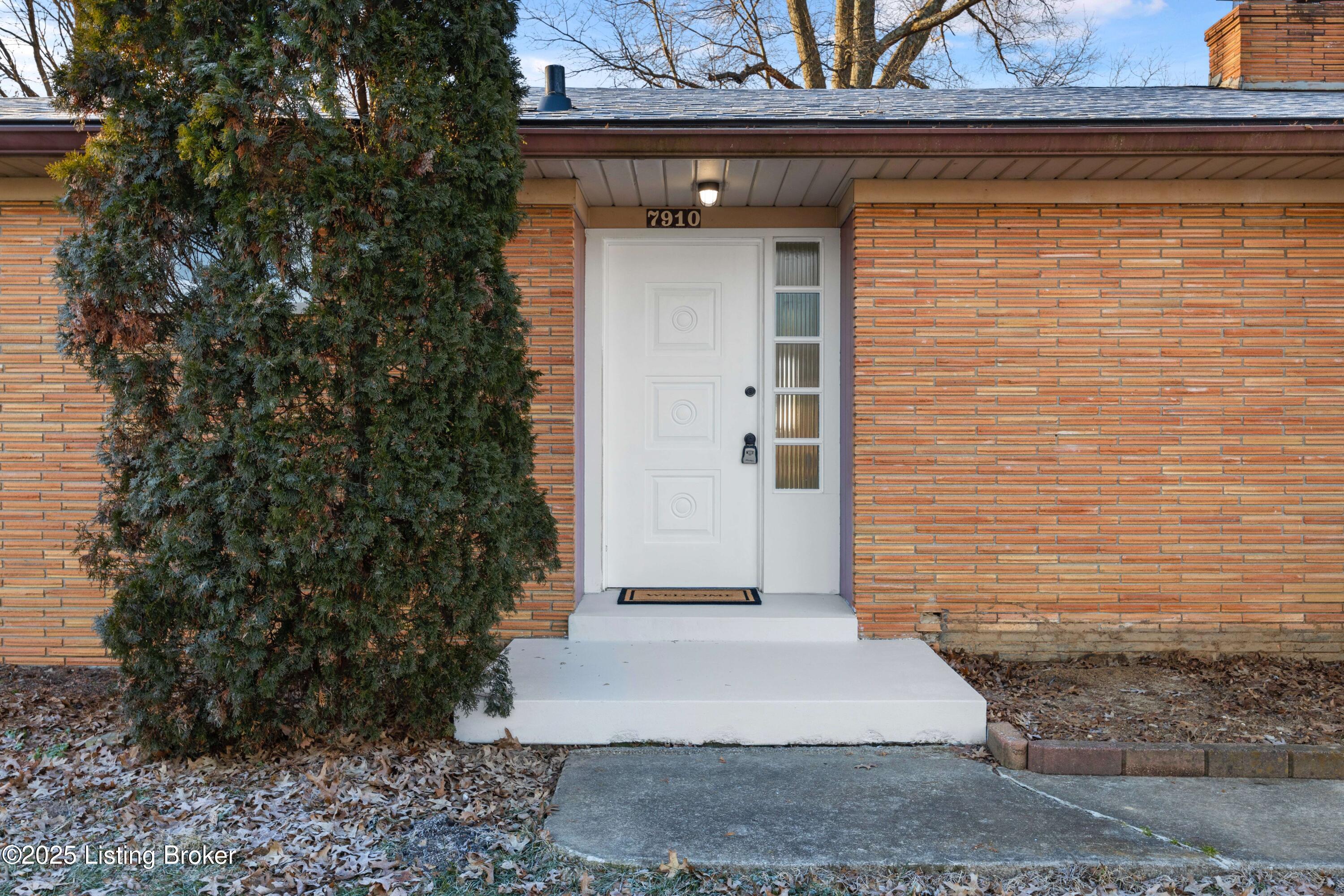 7910 Waterfern Way