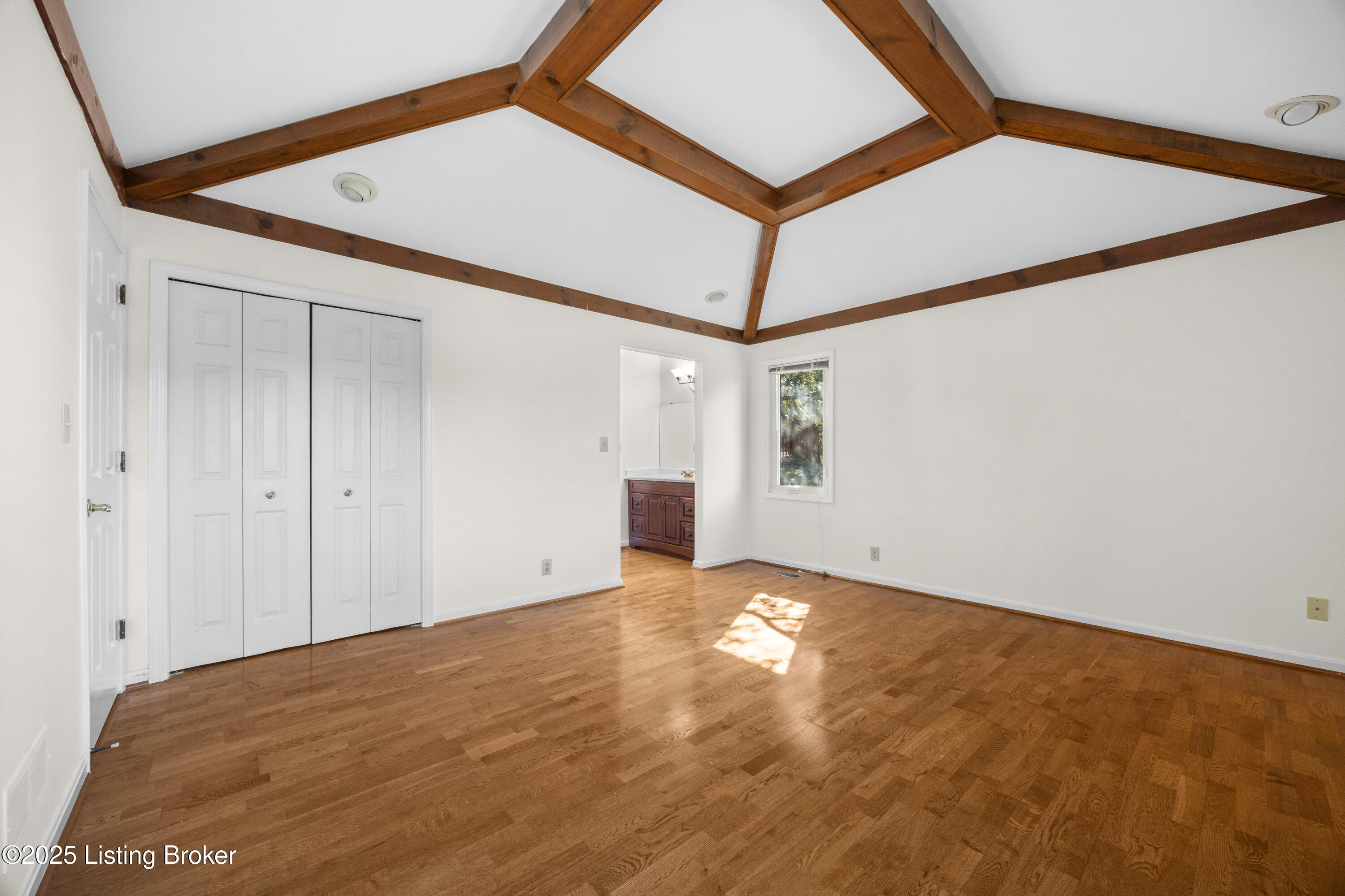 12102 Edenwood Dr