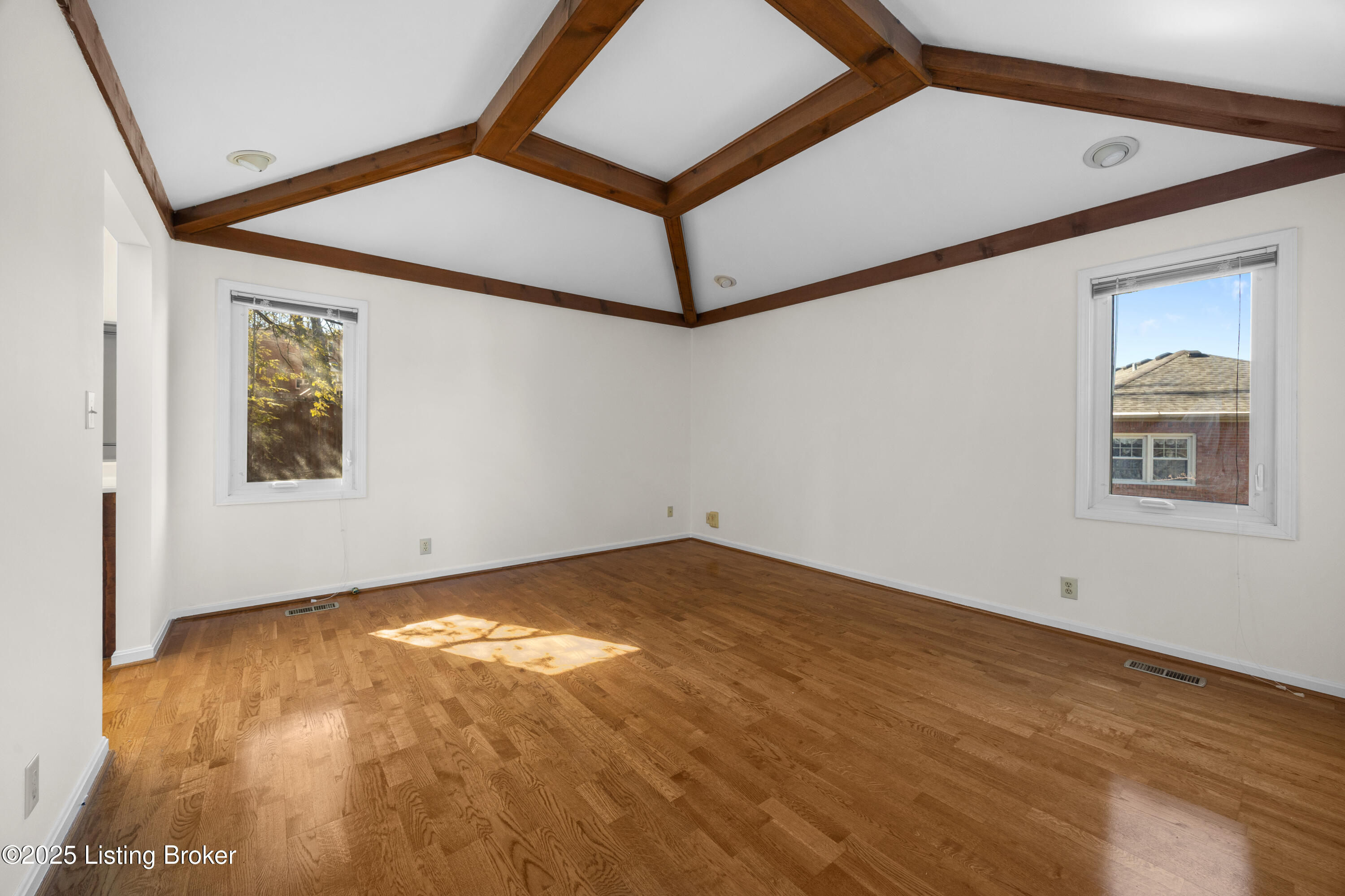 12102 Edenwood Dr