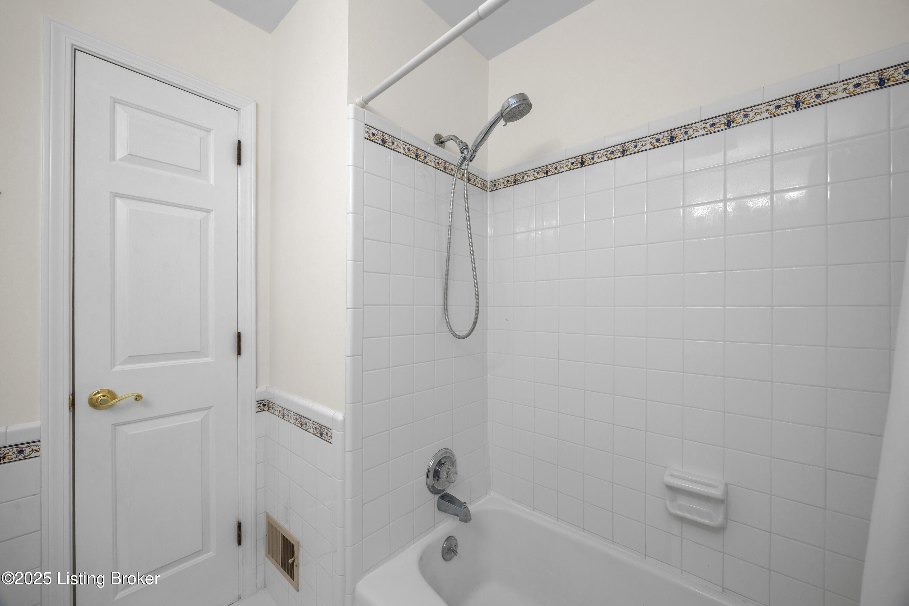 12102 Edenwood Dr