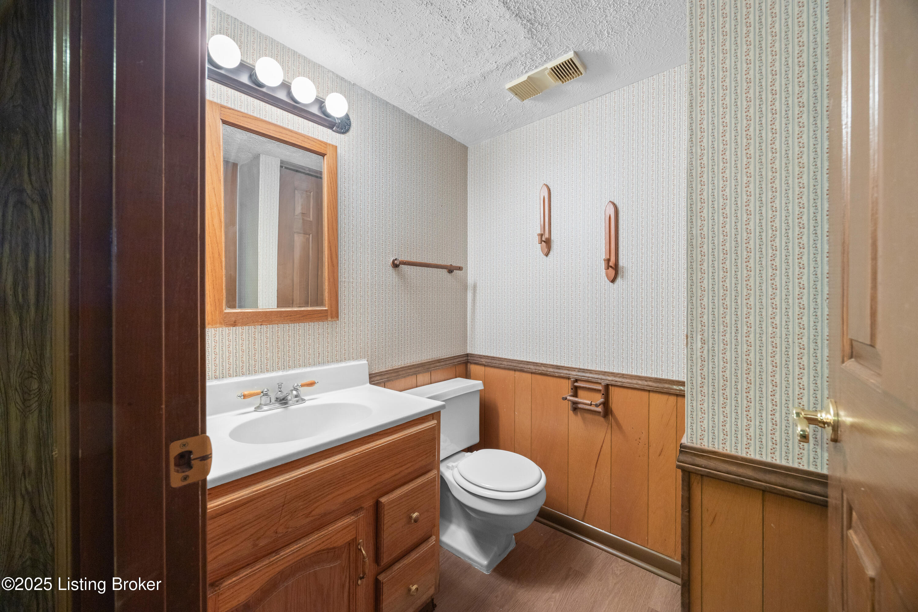 12102 Edenwood Dr