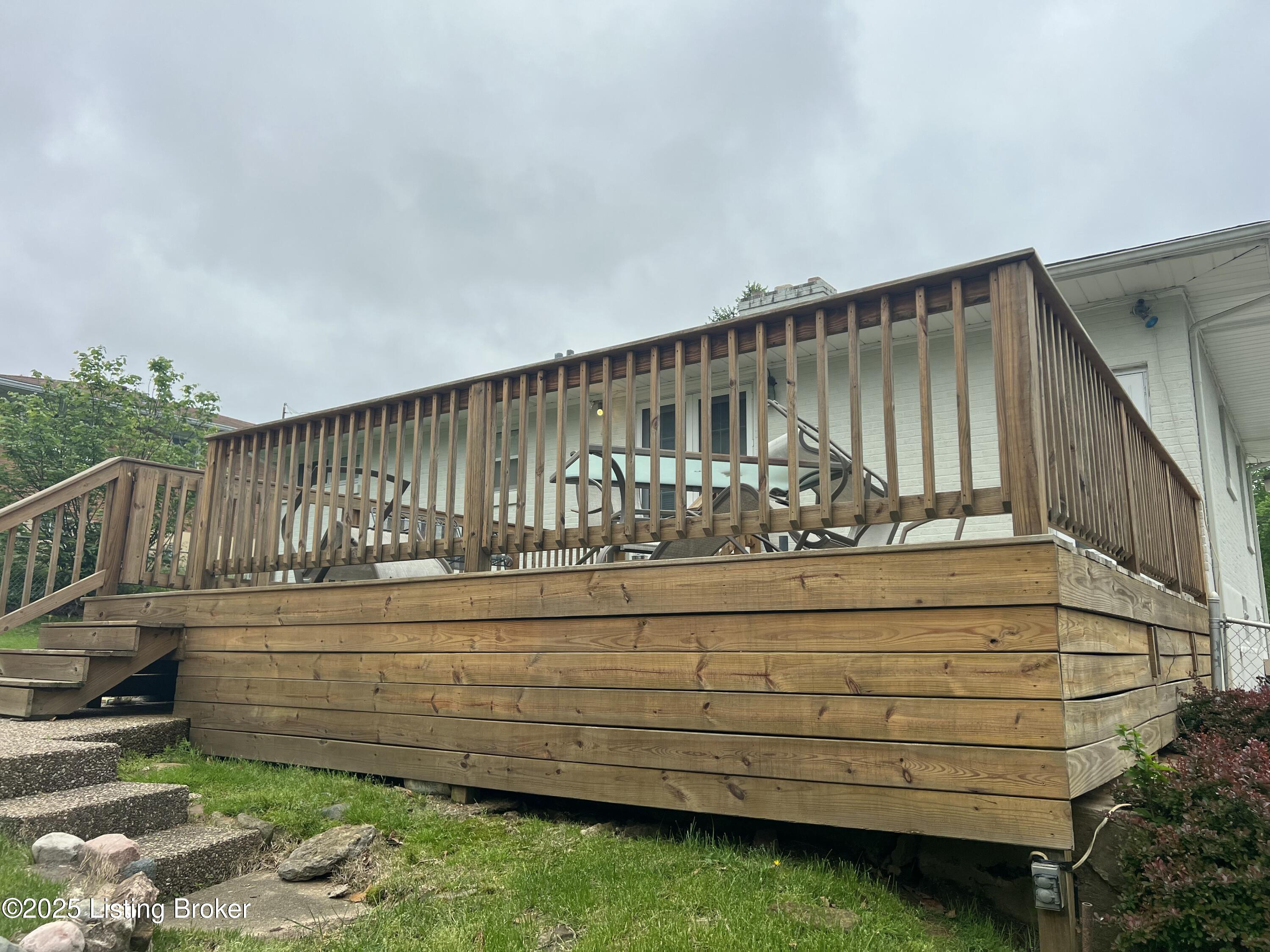 1505 Melody Ln