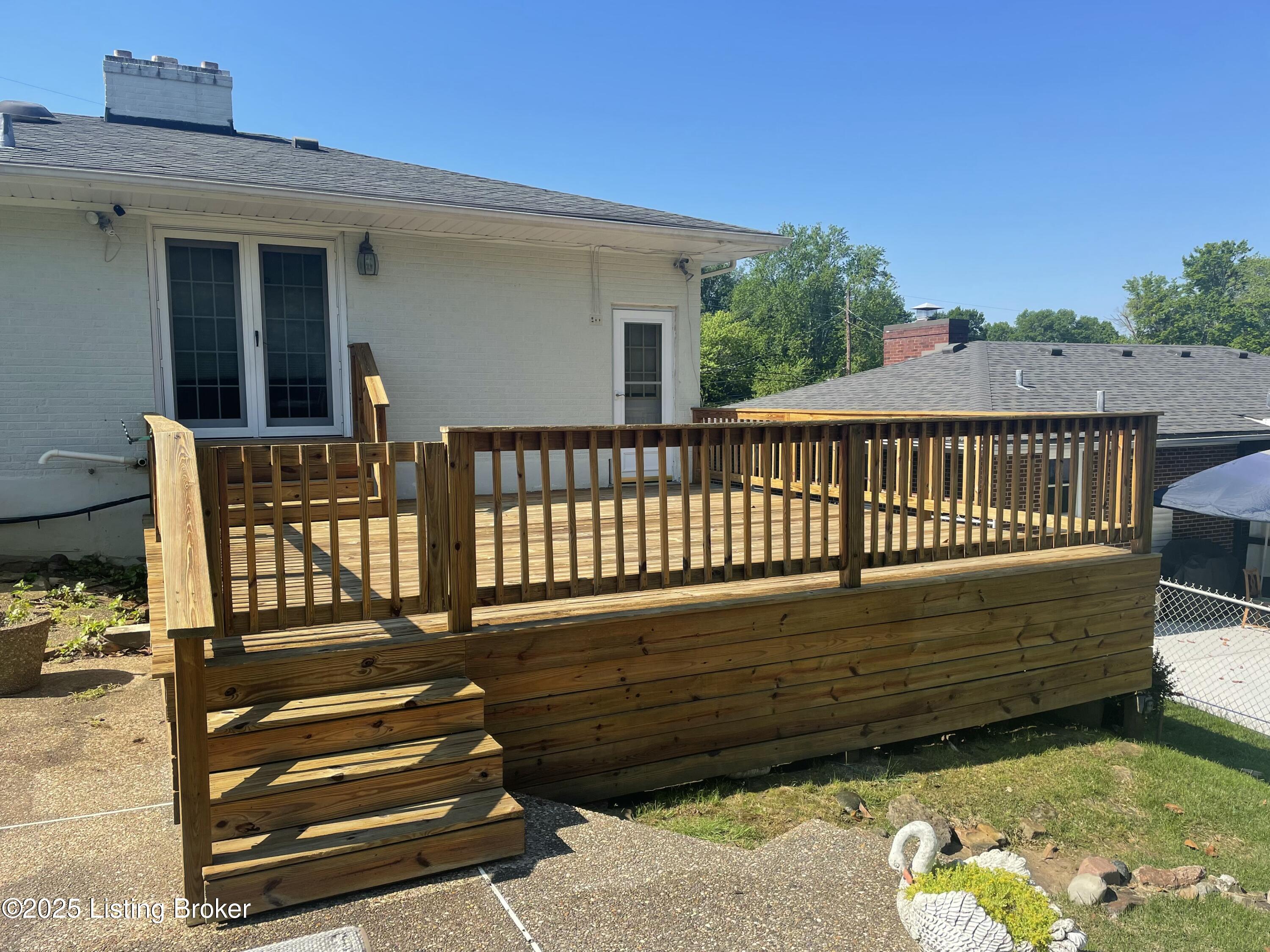 1505 Melody Ln