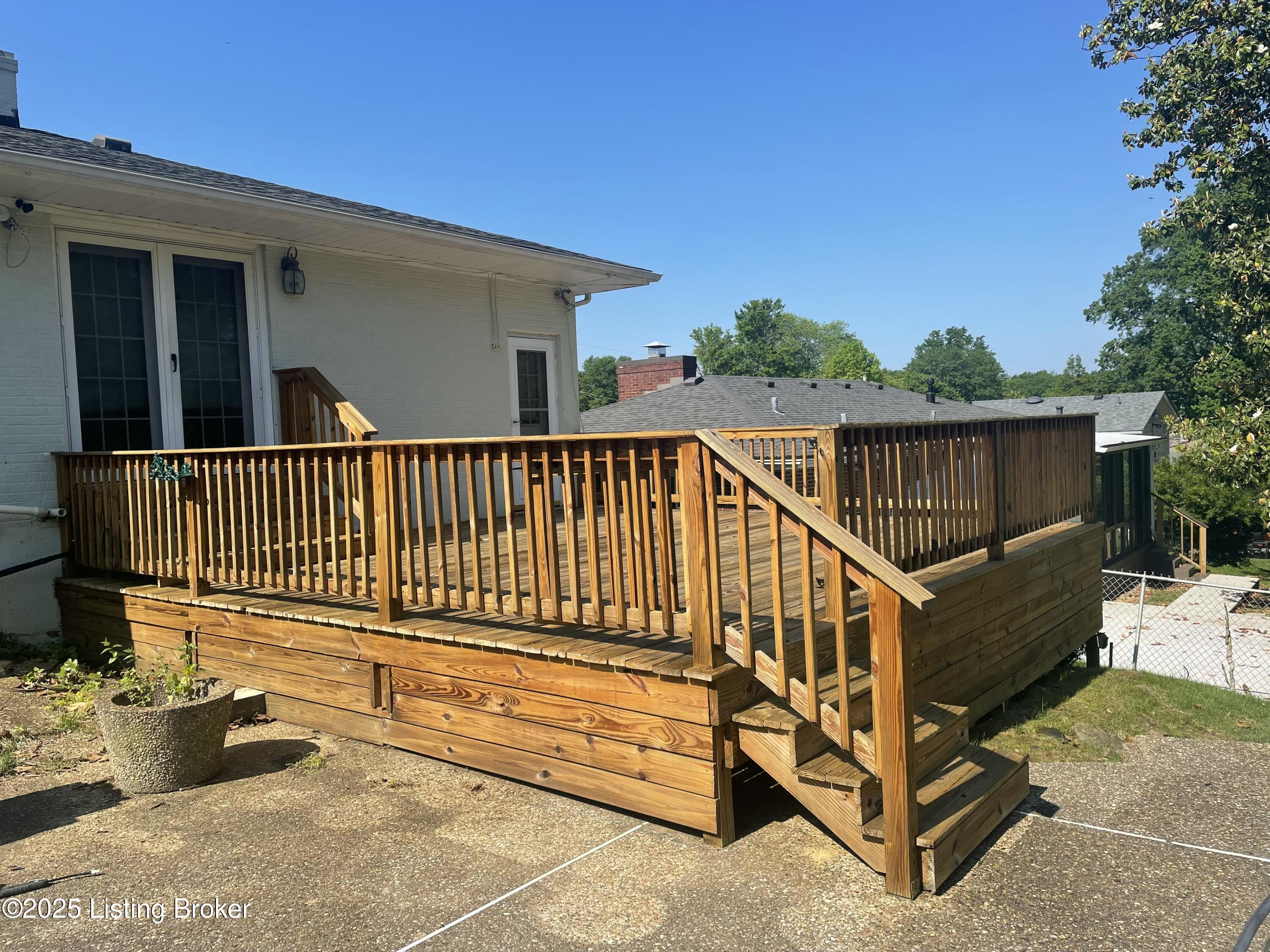 1505 Melody Ln