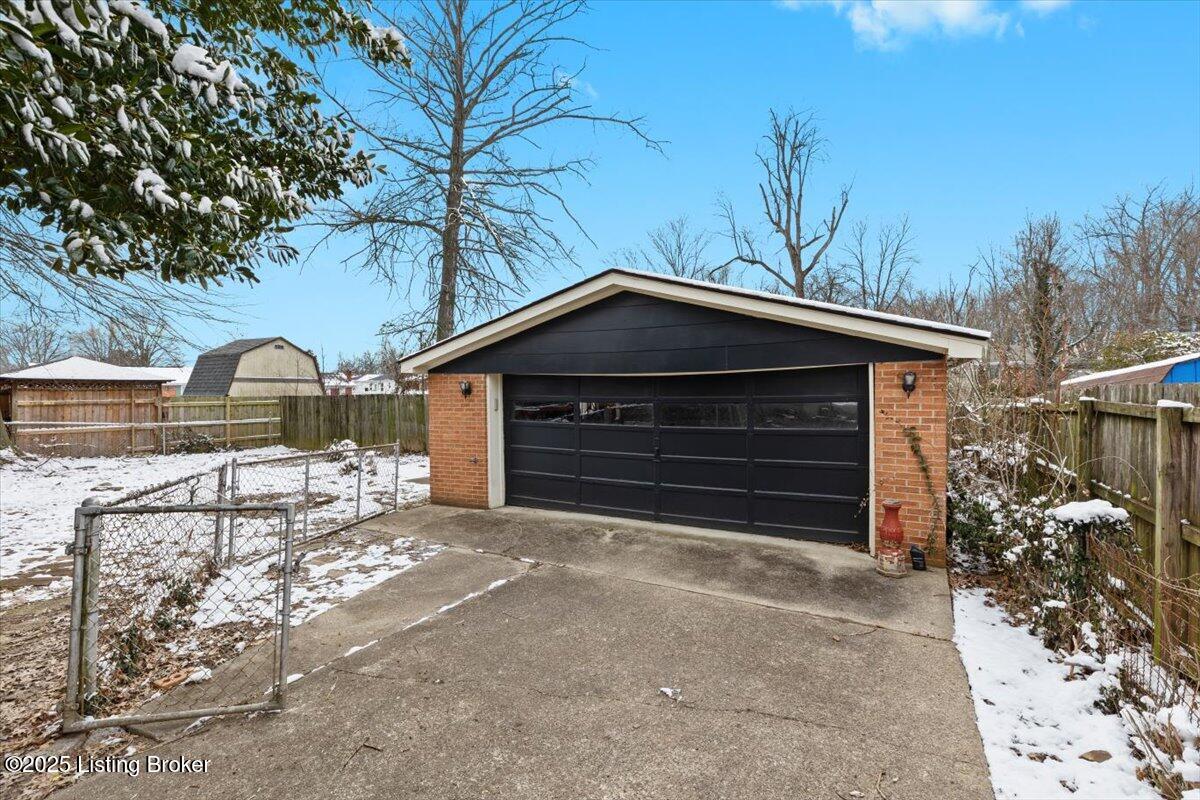 6347 Hunters Grove Rd