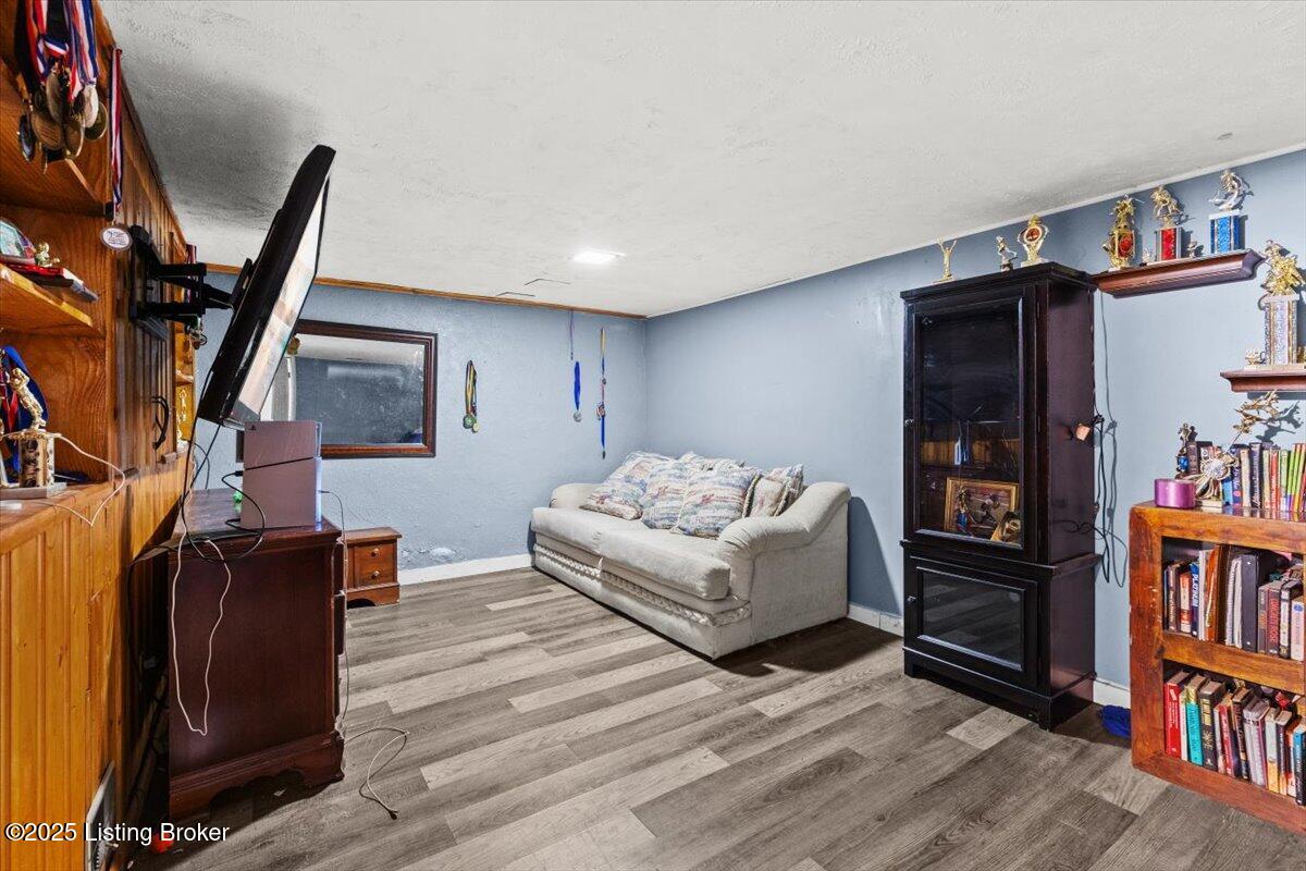 6347 Hunters Grove Rd