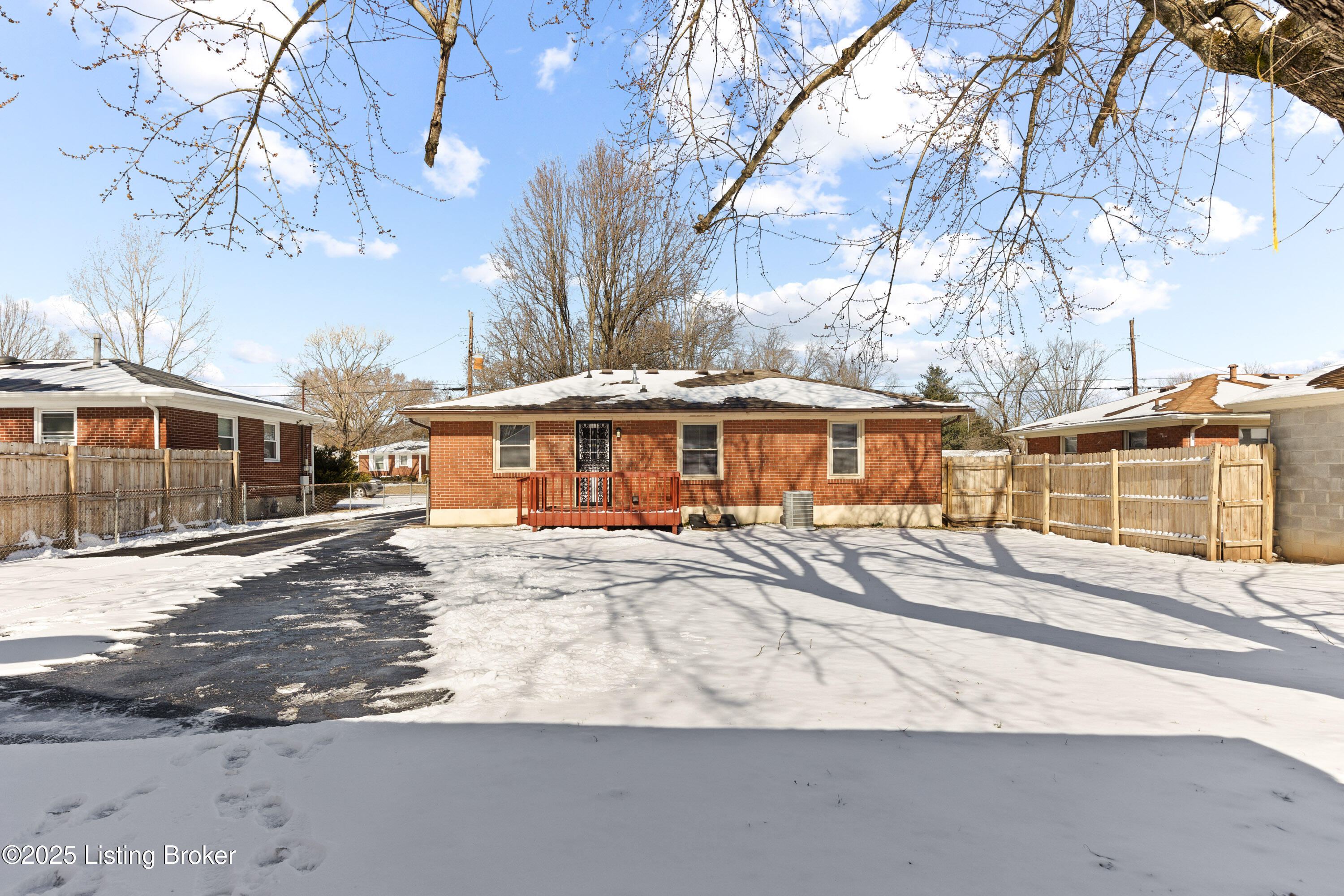 2506 Guelat Ave