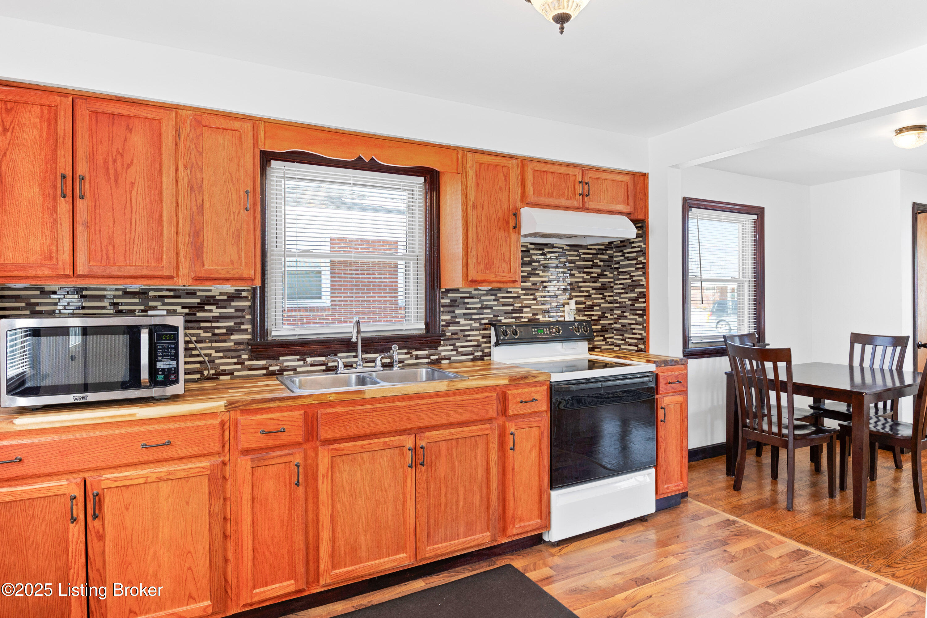 2506 Guelat Ave