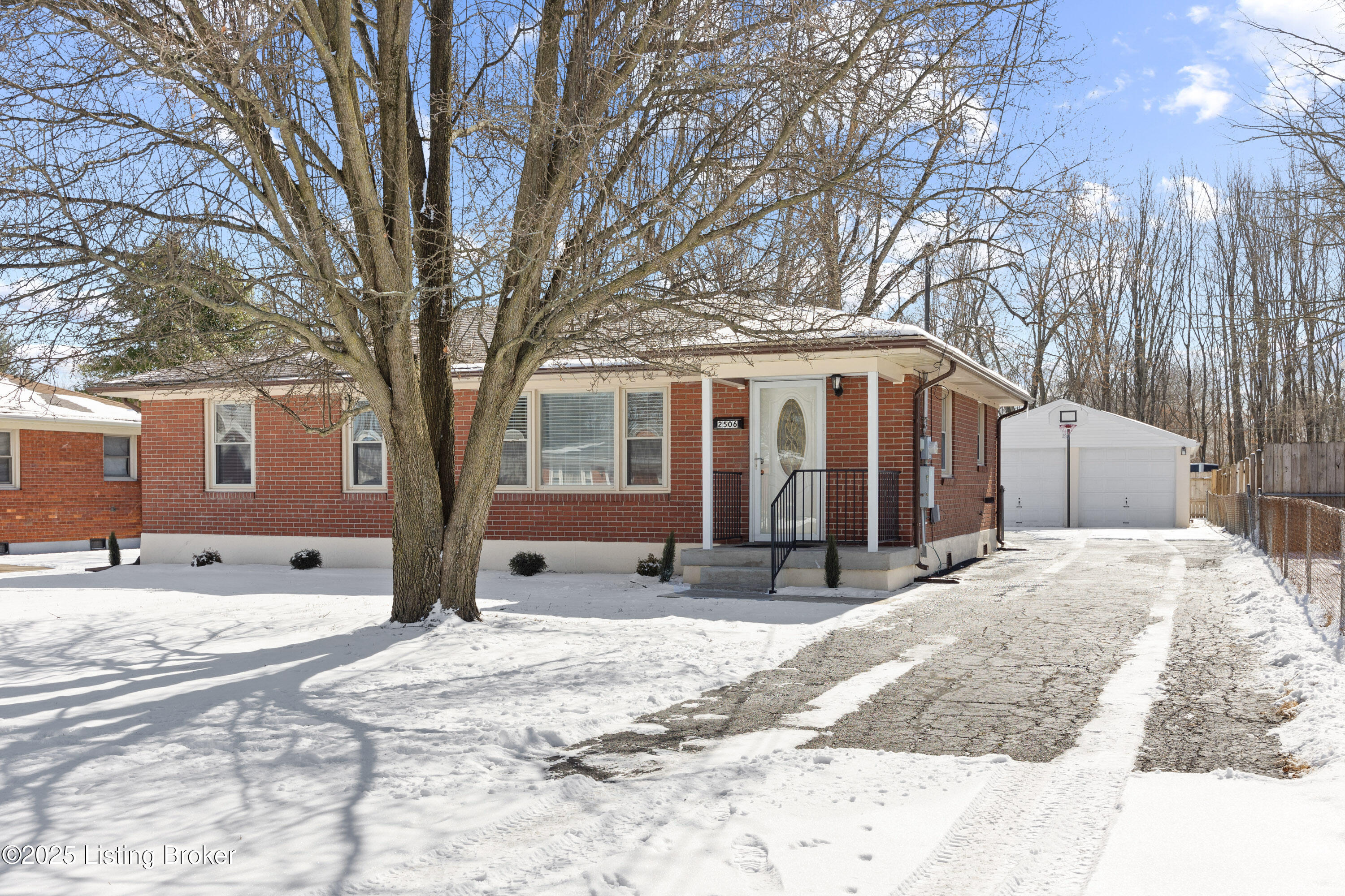2506 Guelat Ave