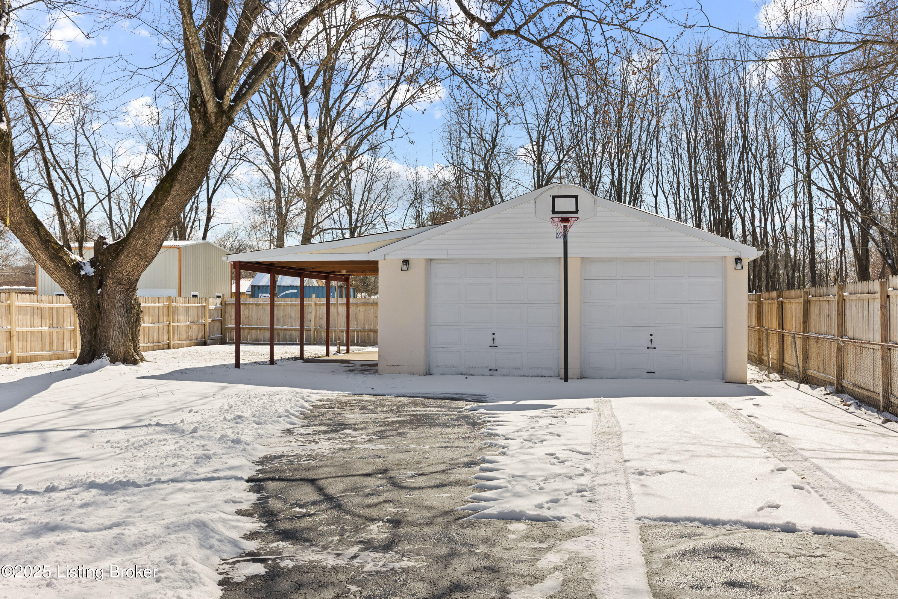 2506 Guelat Ave