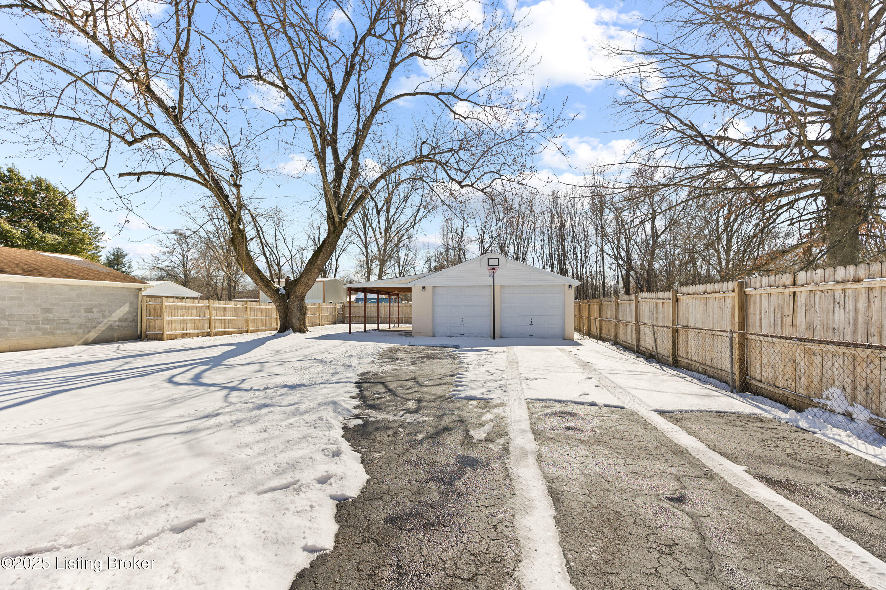 2506 Guelat Ave