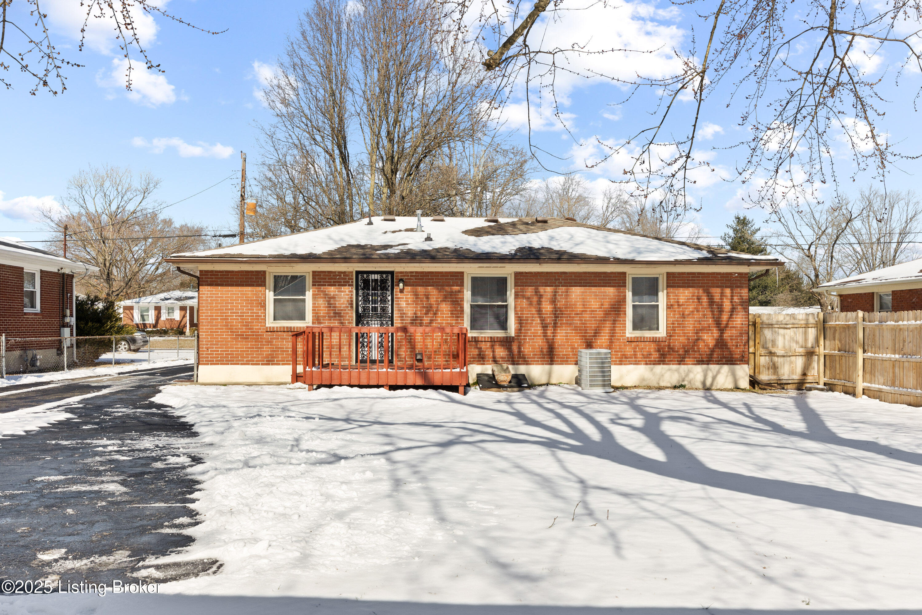 2506 Guelat Ave