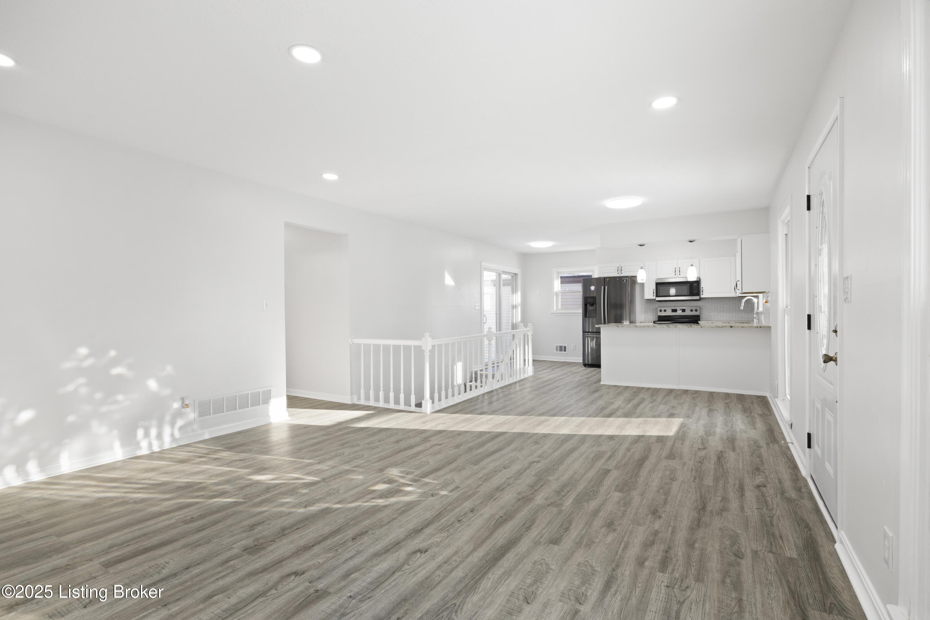 617 Iroquois Ave
