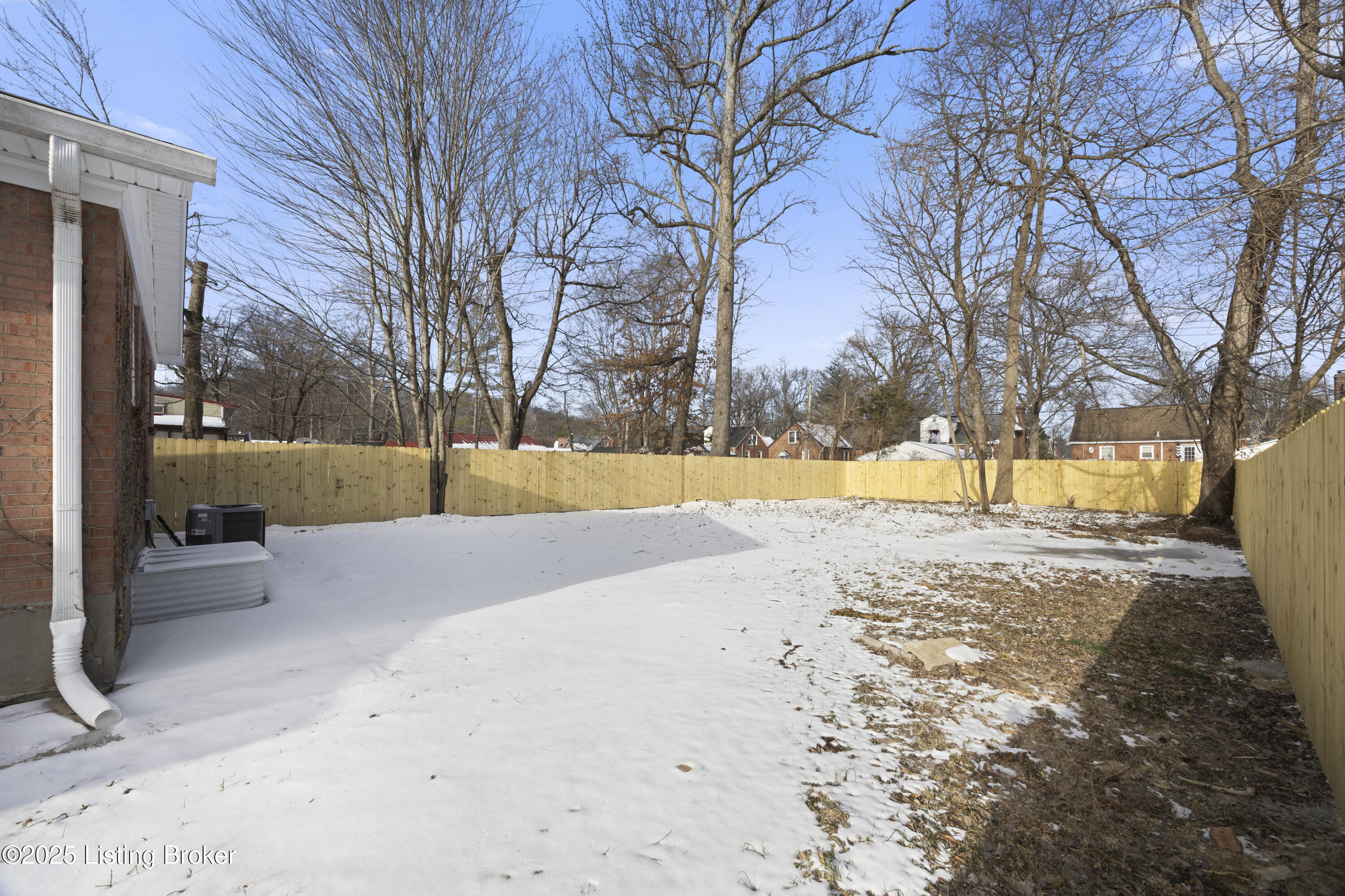 617 Iroquois Ave