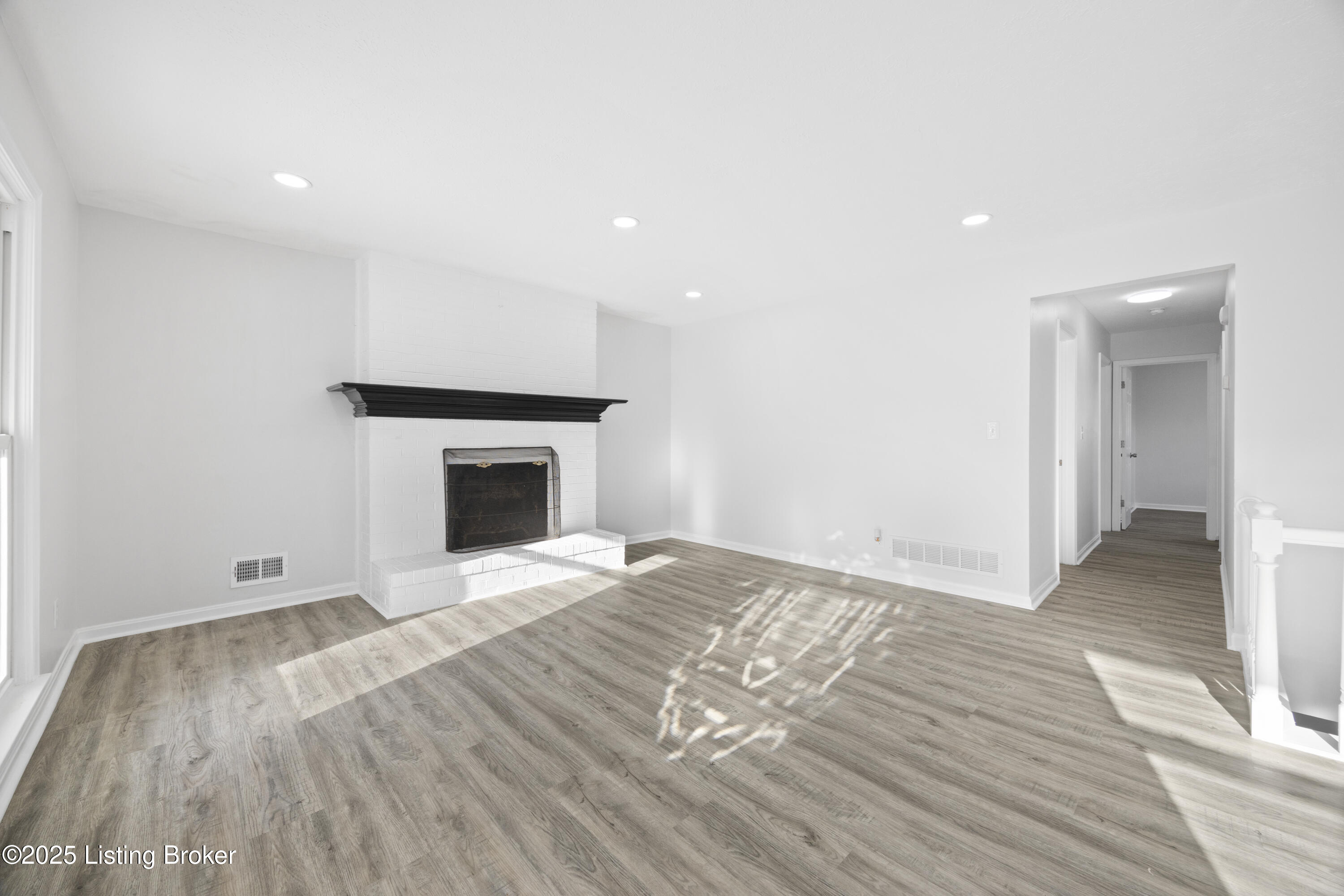 617 Iroquois Ave