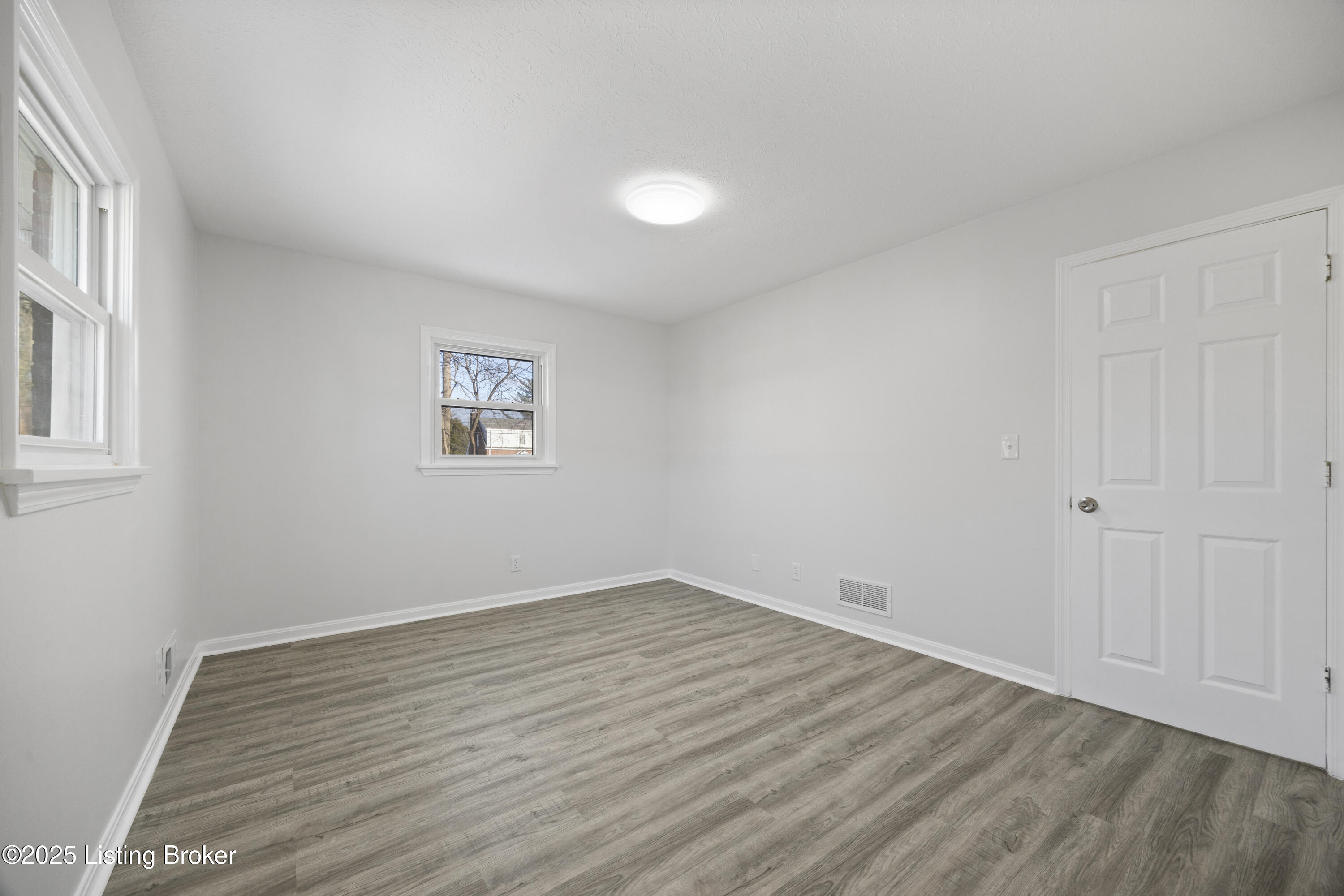 617 Iroquois Ave