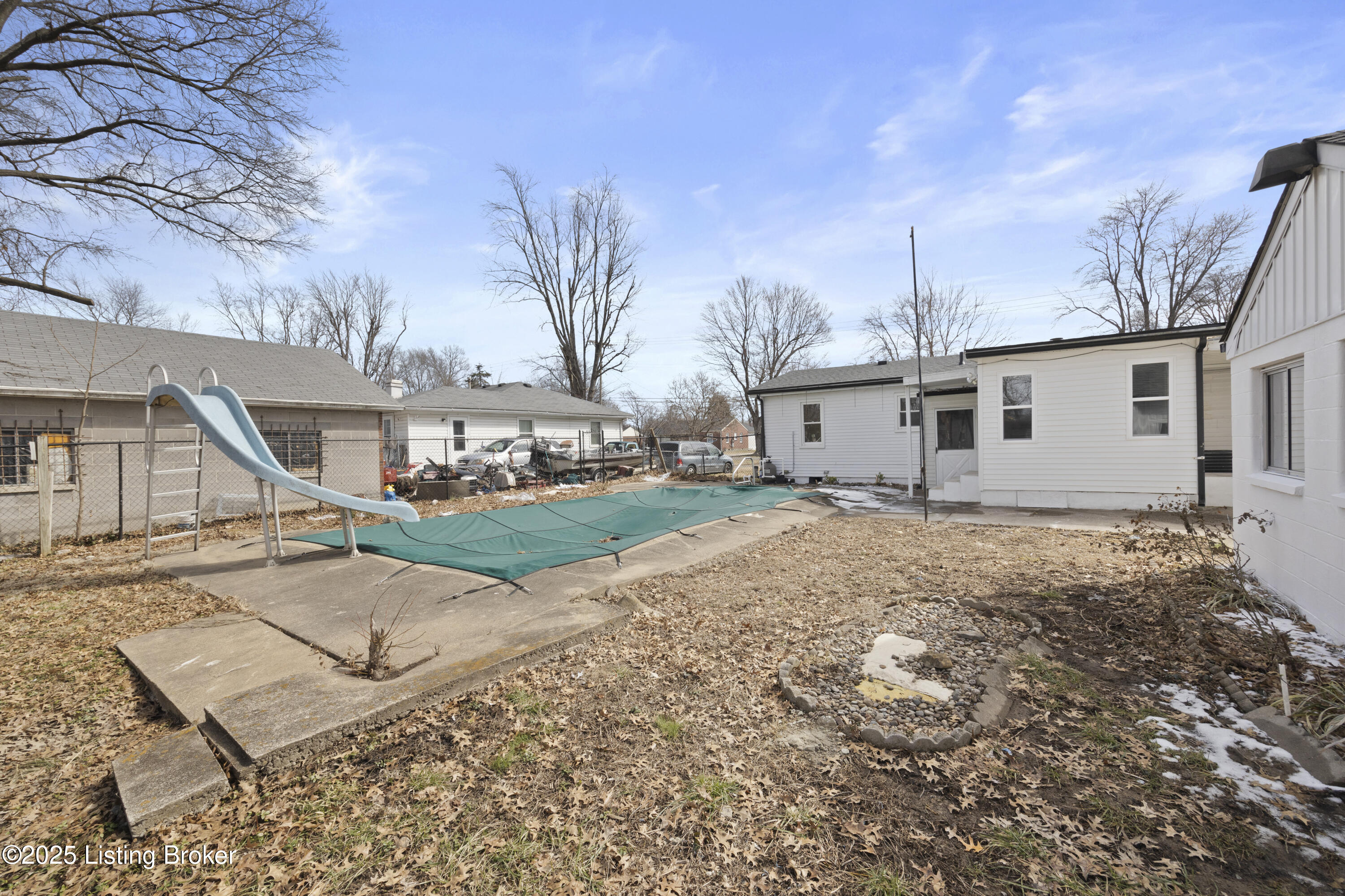 6210 Hanses Dr