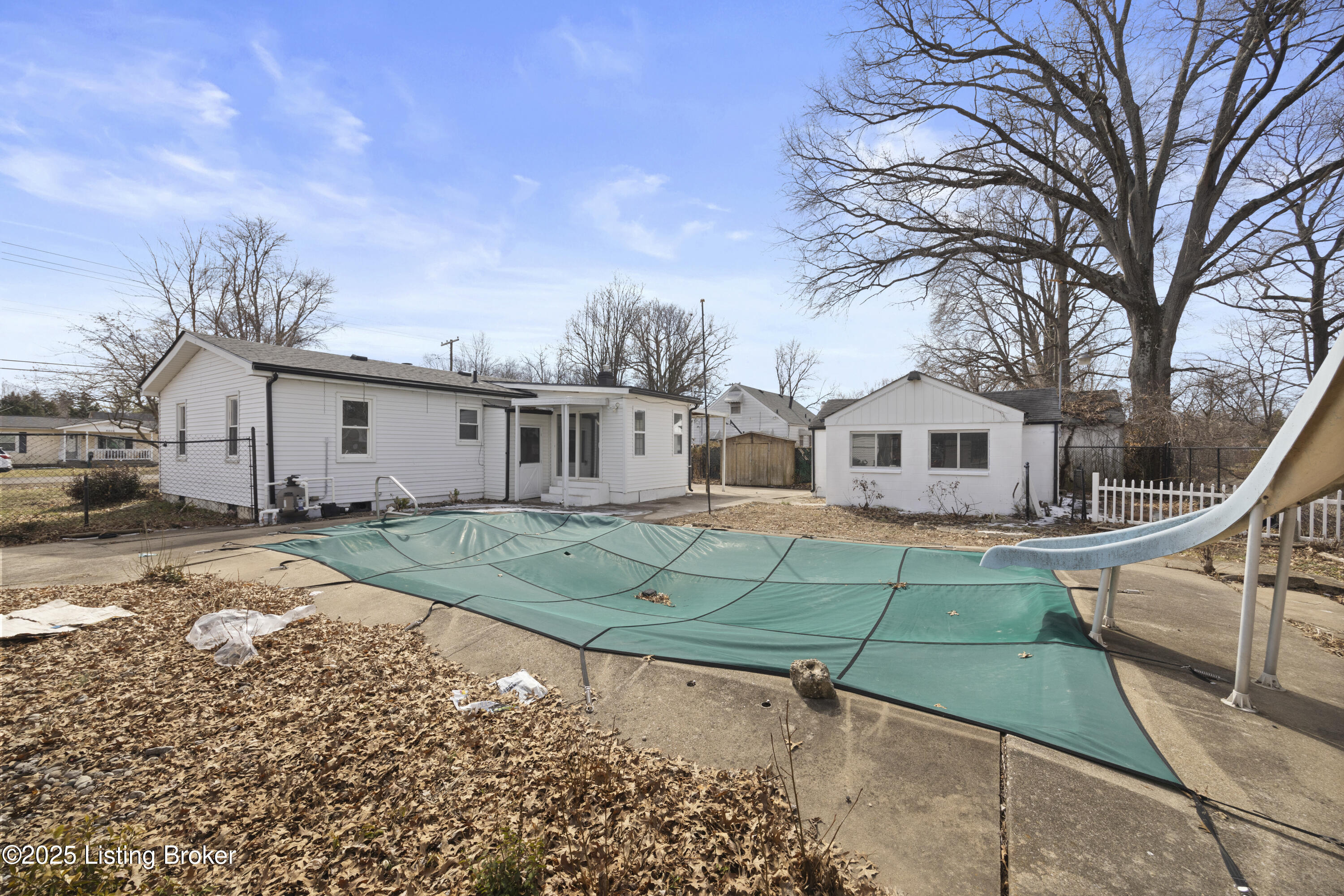 6210 Hanses Dr