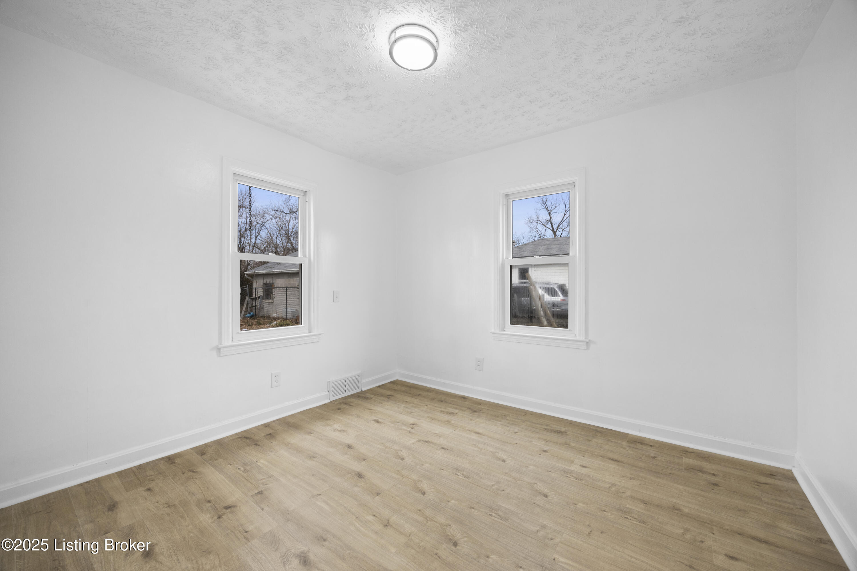 6210 Hanses Dr