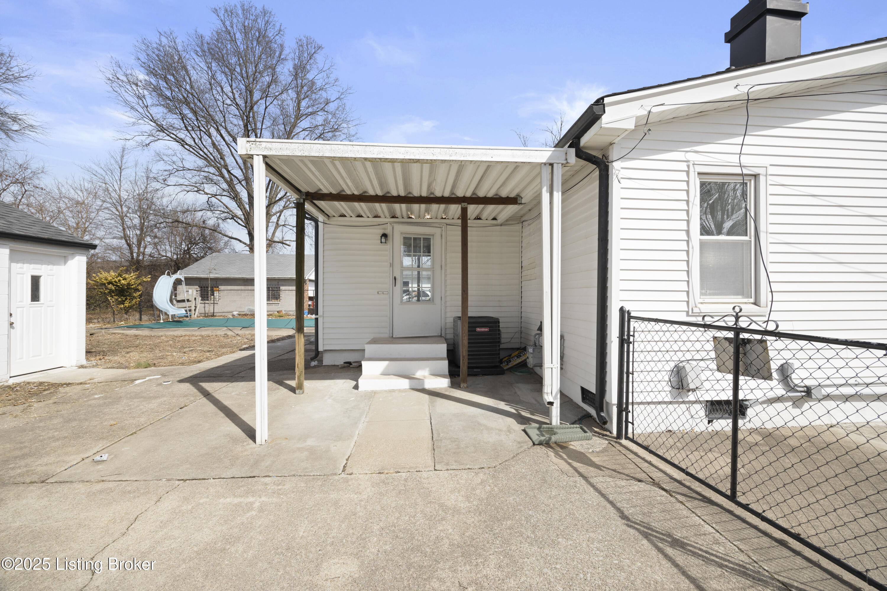 6210 Hanses Dr