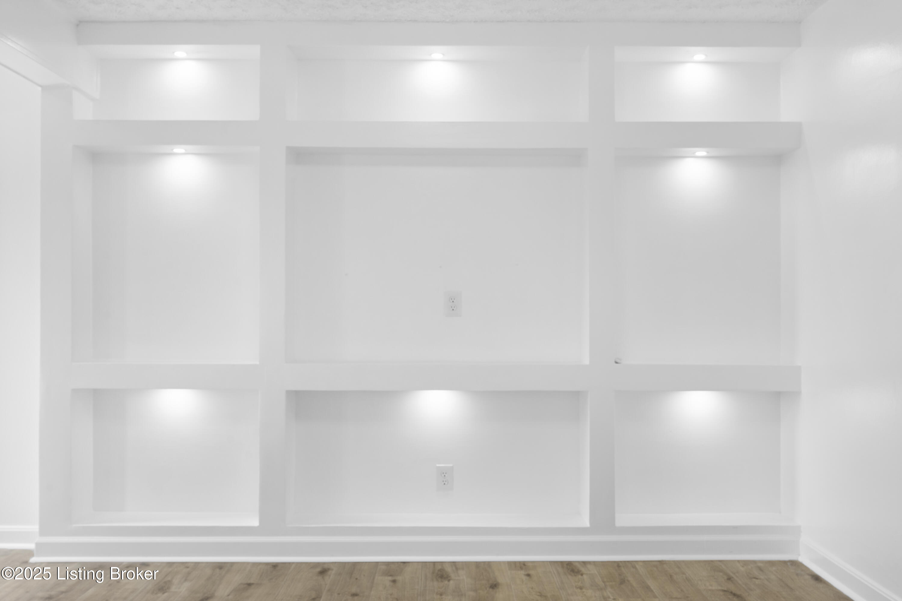 6210 Hanses Dr