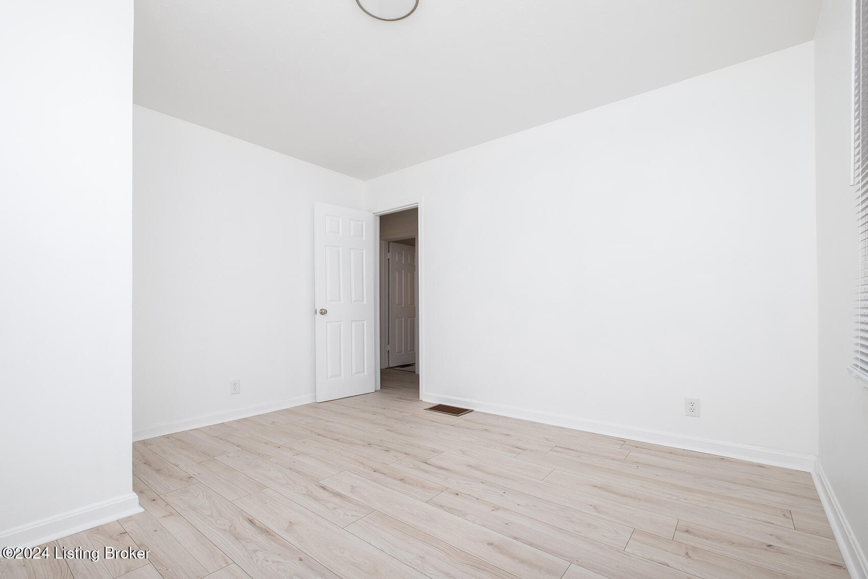 4903 Lagoona Dr