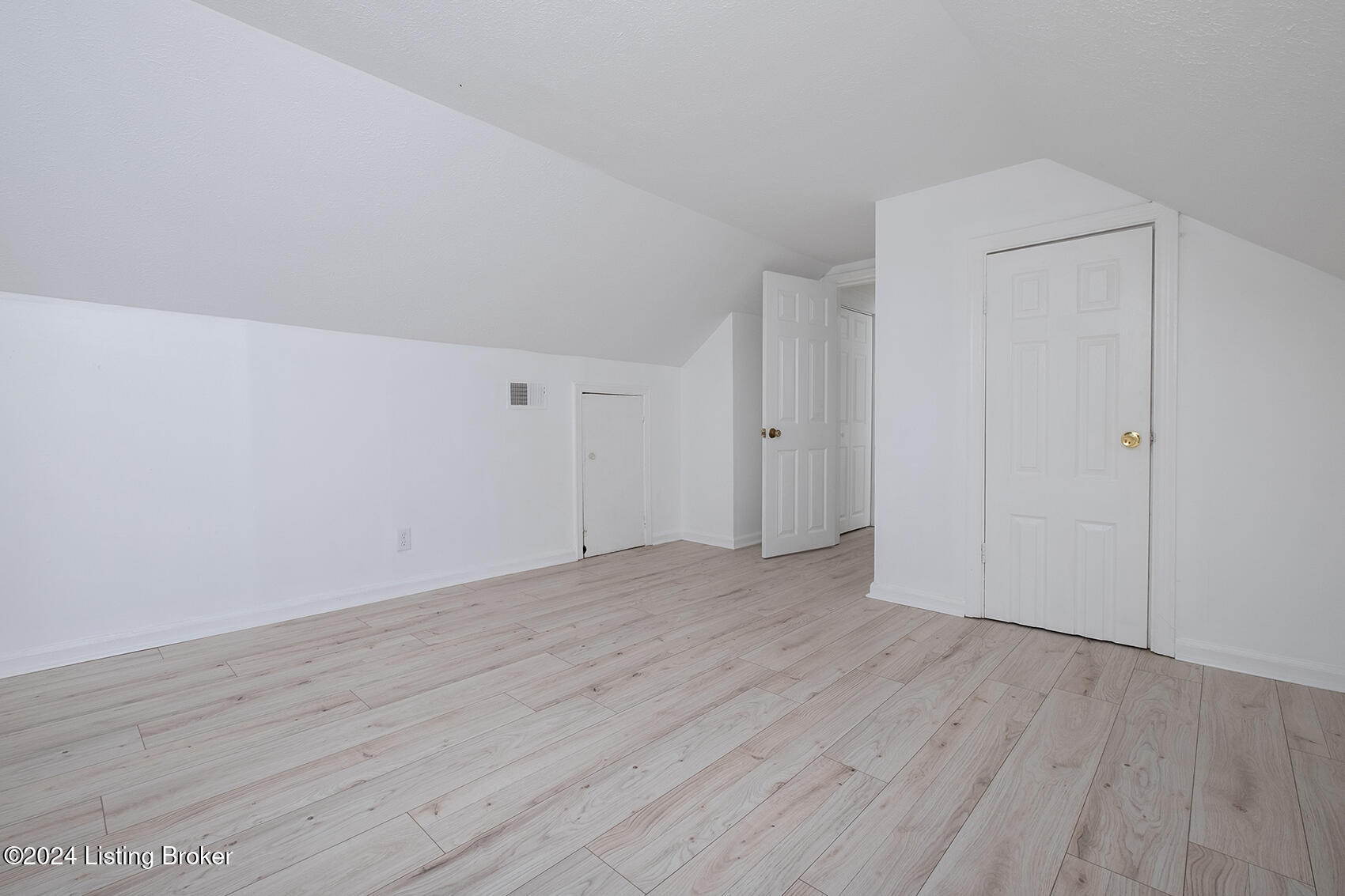 4903 Lagoona Dr