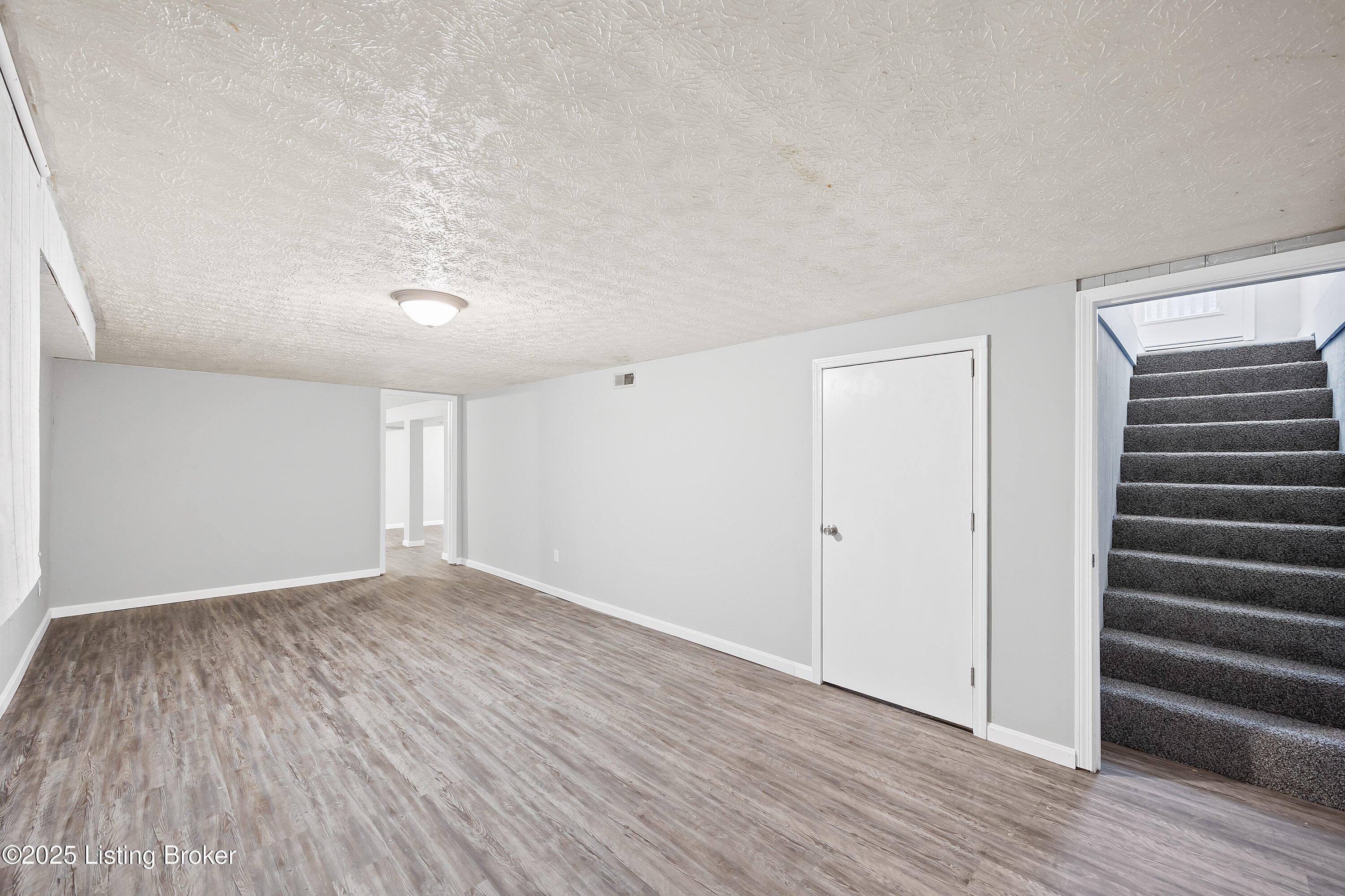10114 Blue Creek Dr