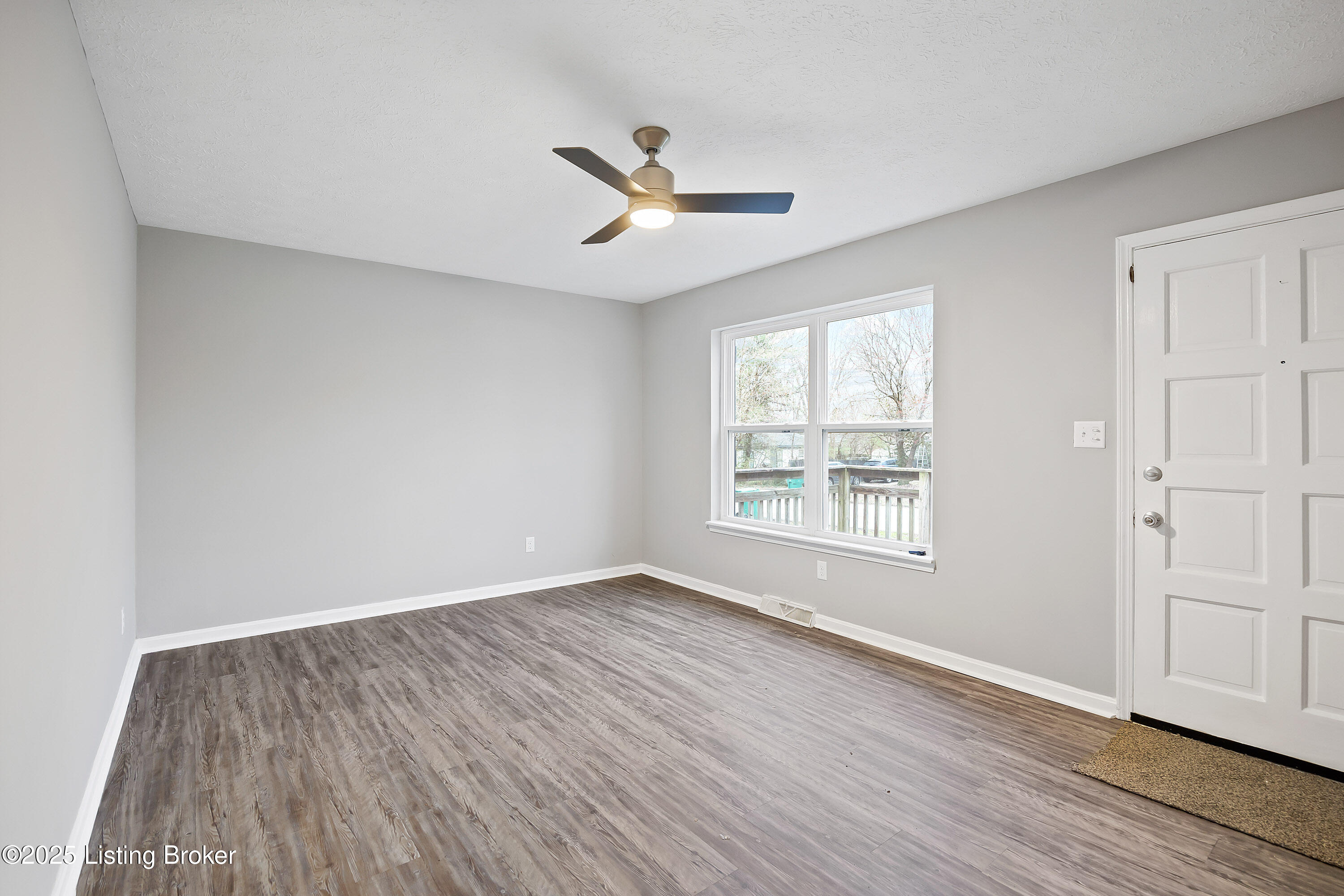 10114 Blue Creek Dr