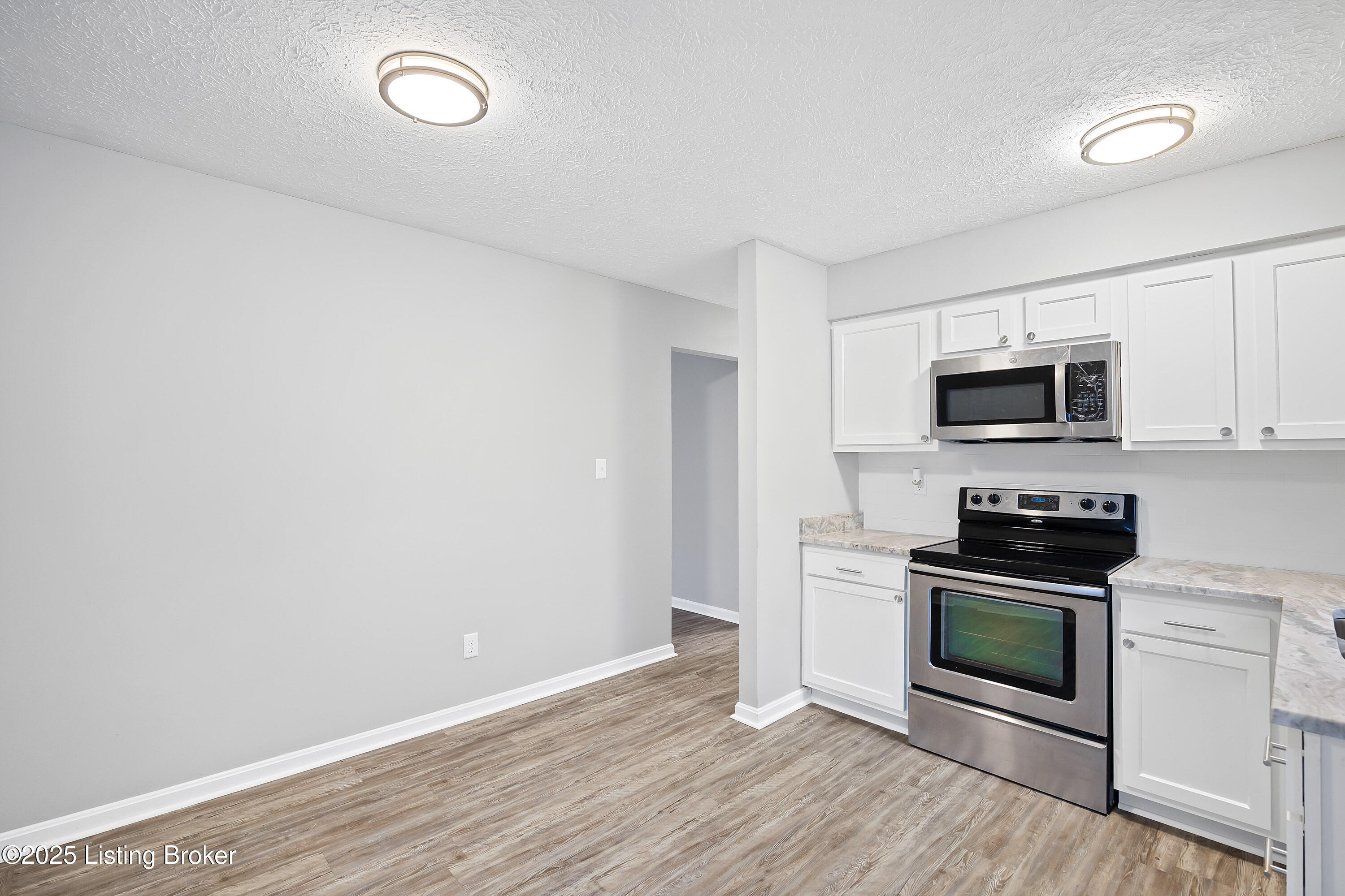 10114 Blue Creek Dr