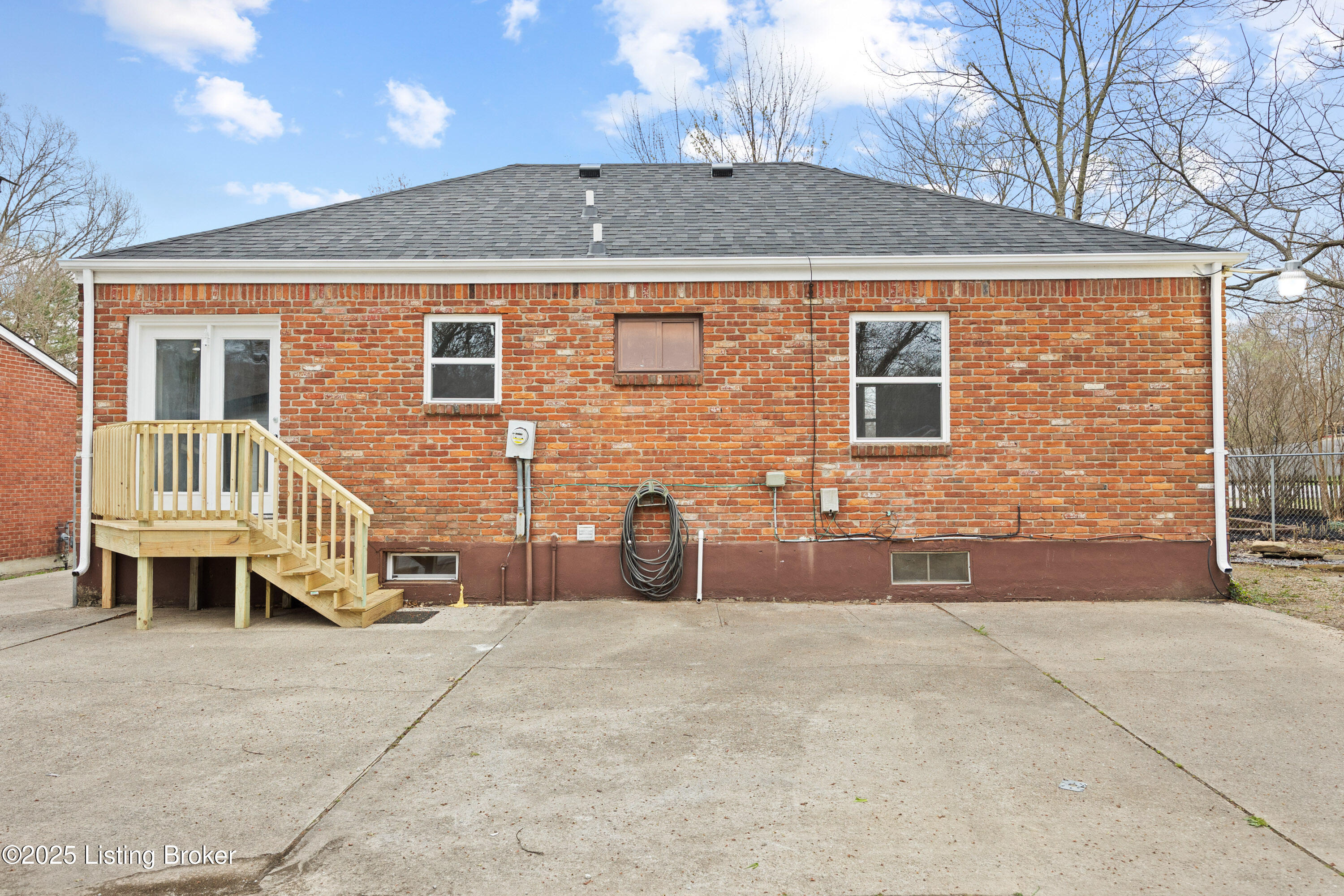 10114 Blue Creek Dr