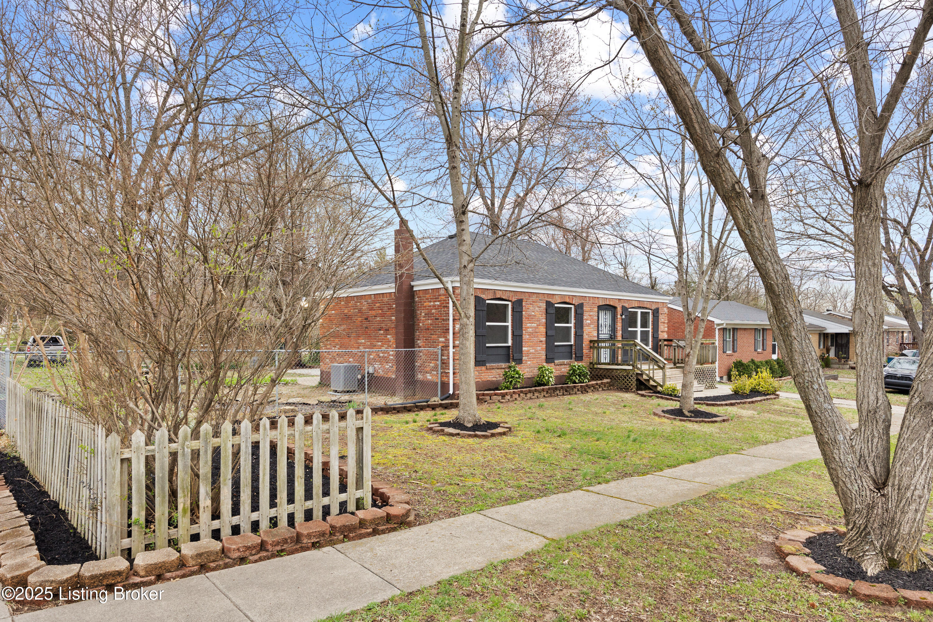 10114 Blue Creek Dr