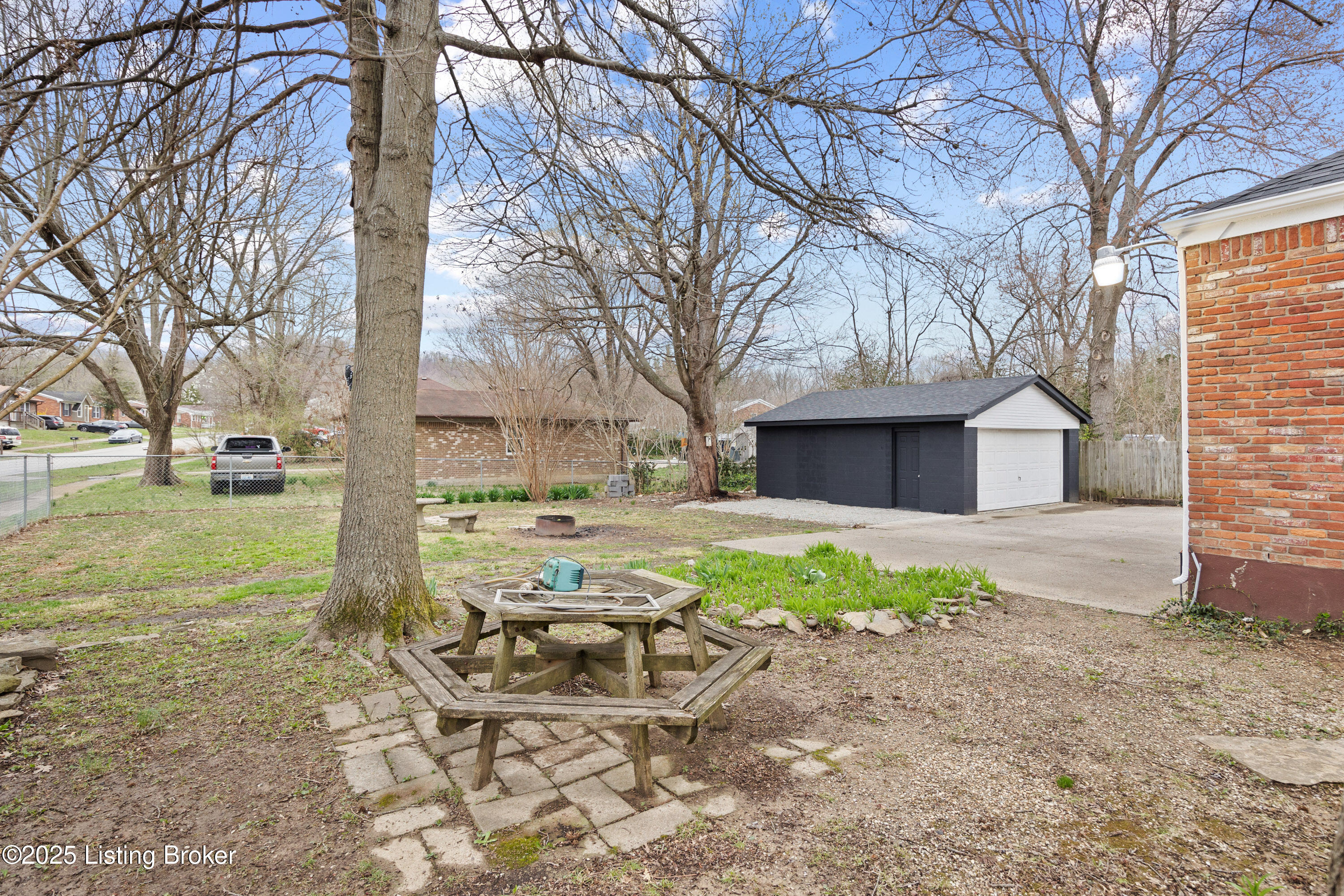 10114 Blue Creek Dr