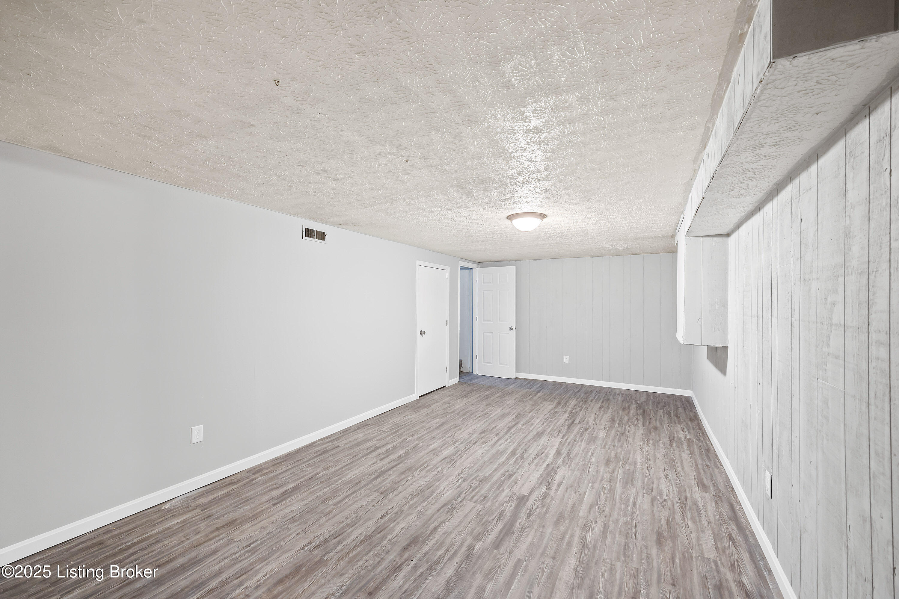 10114 Blue Creek Dr