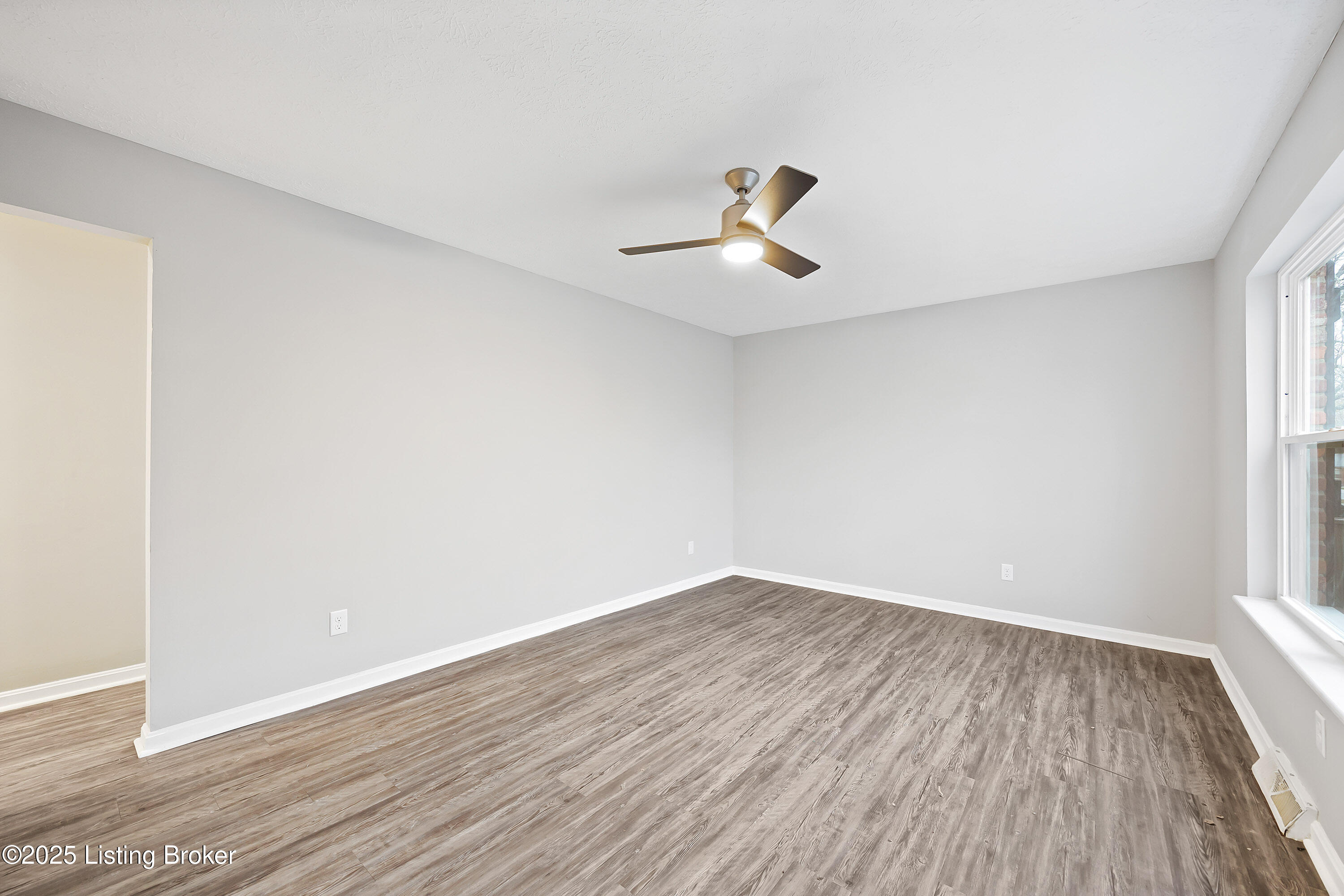 10114 Blue Creek Dr