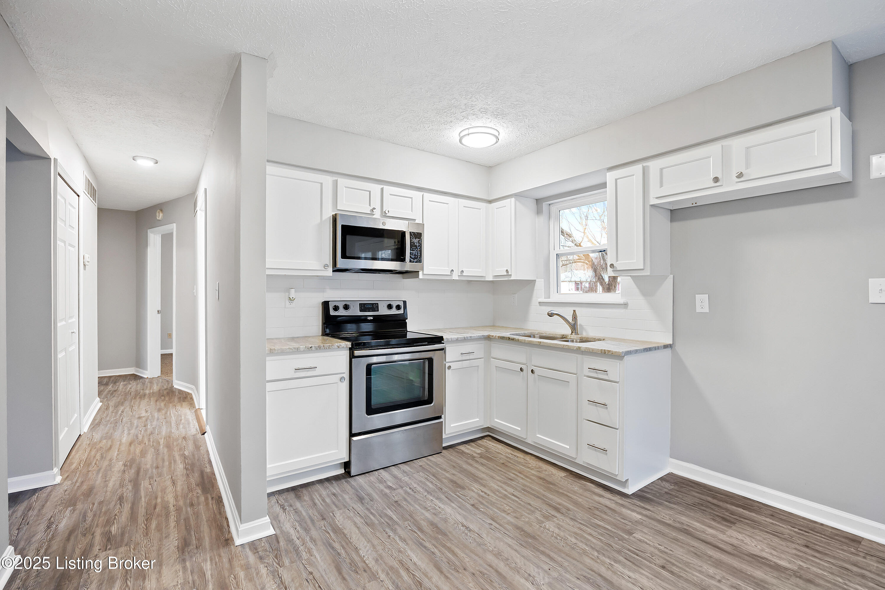 10114 Blue Creek Dr