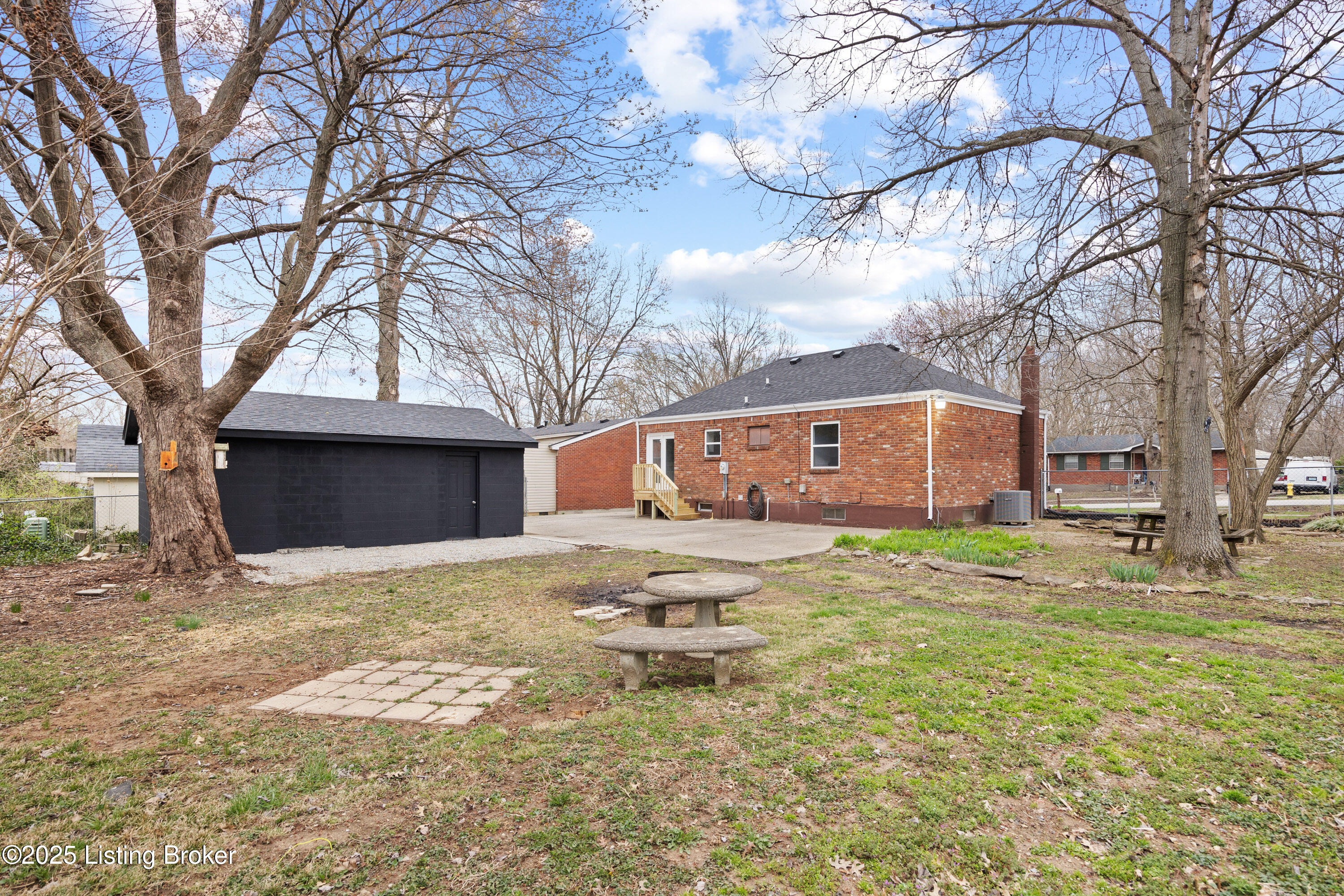 10114 Blue Creek Dr