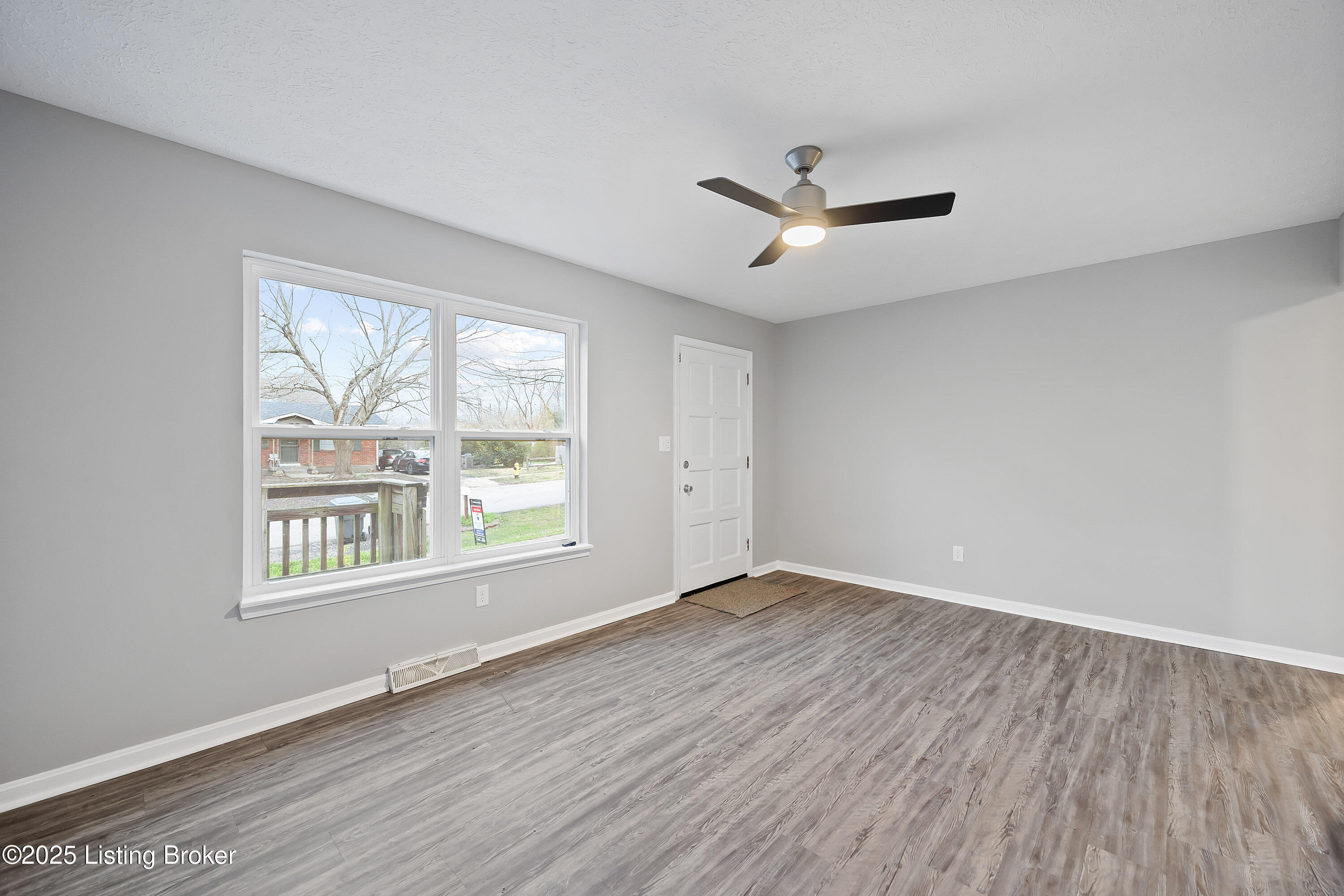 10114 Blue Creek Dr
