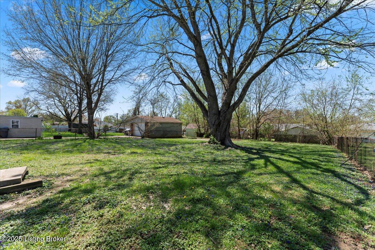 11710 Montwood Ln