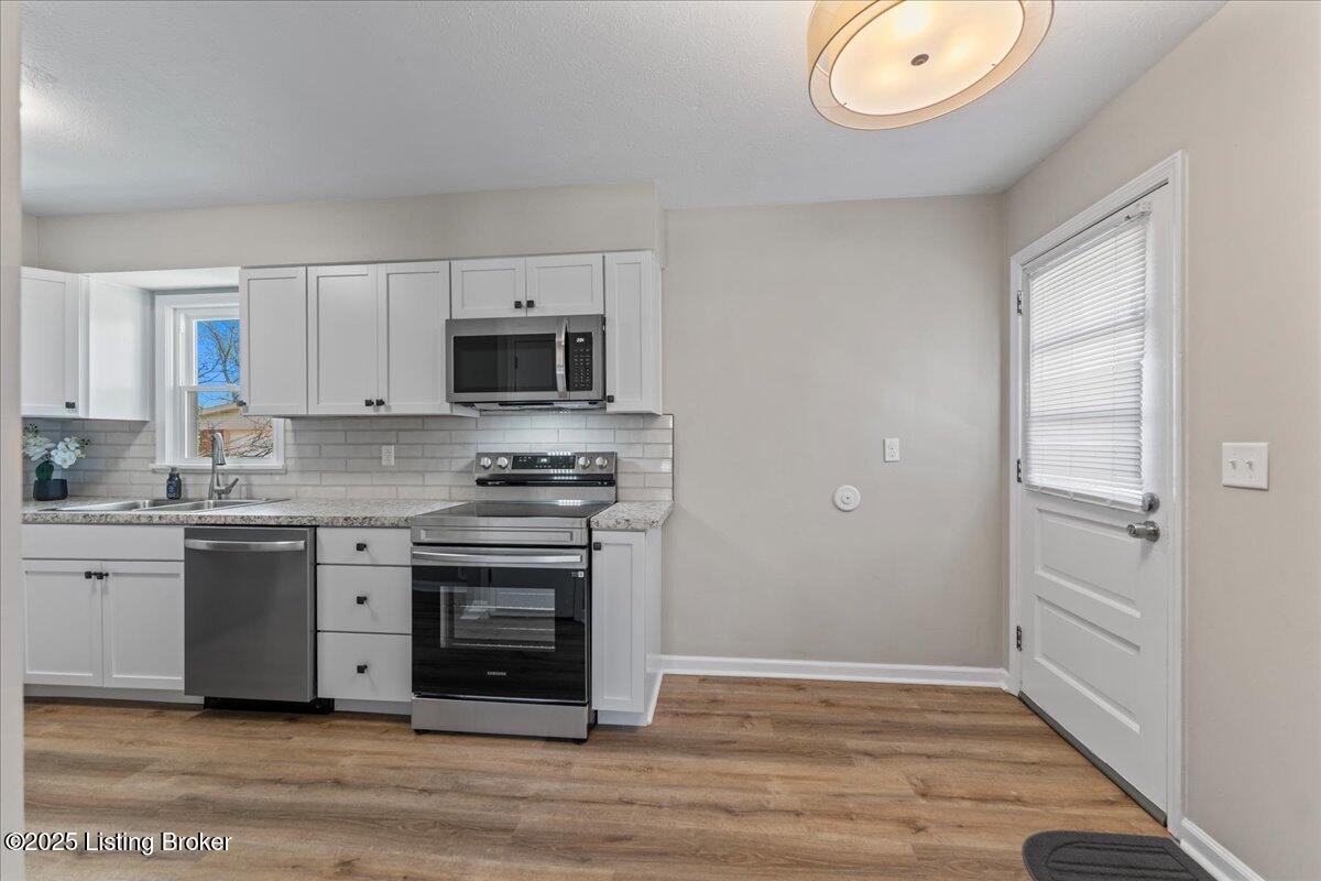 11710 Montwood Ln