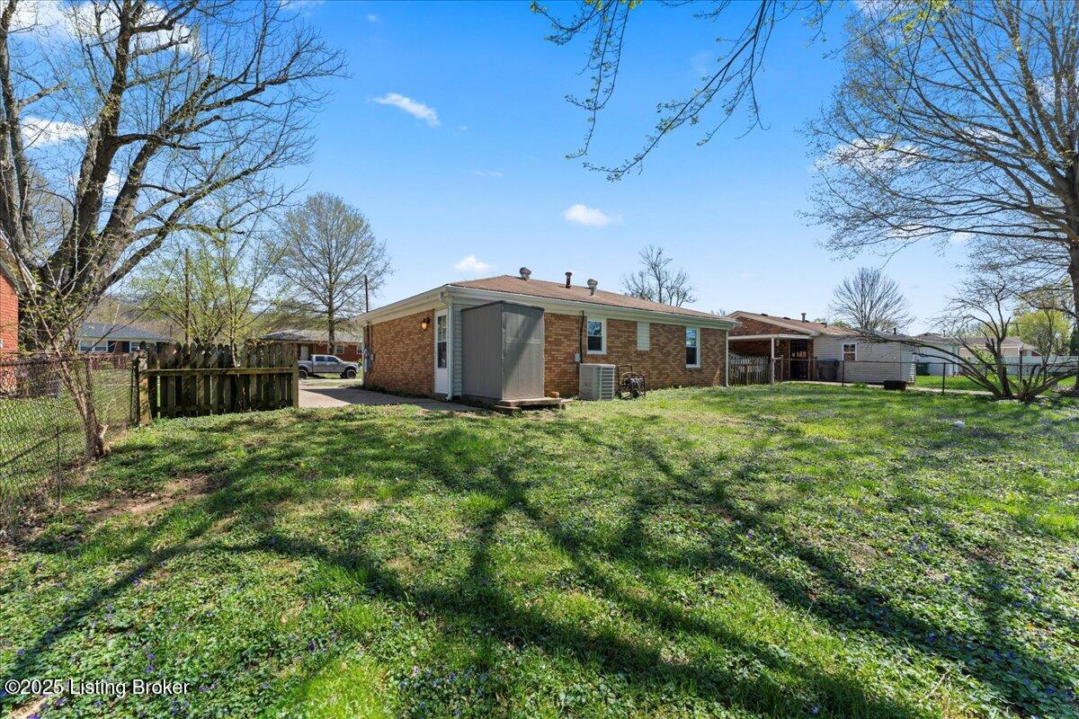 11710 Montwood Ln